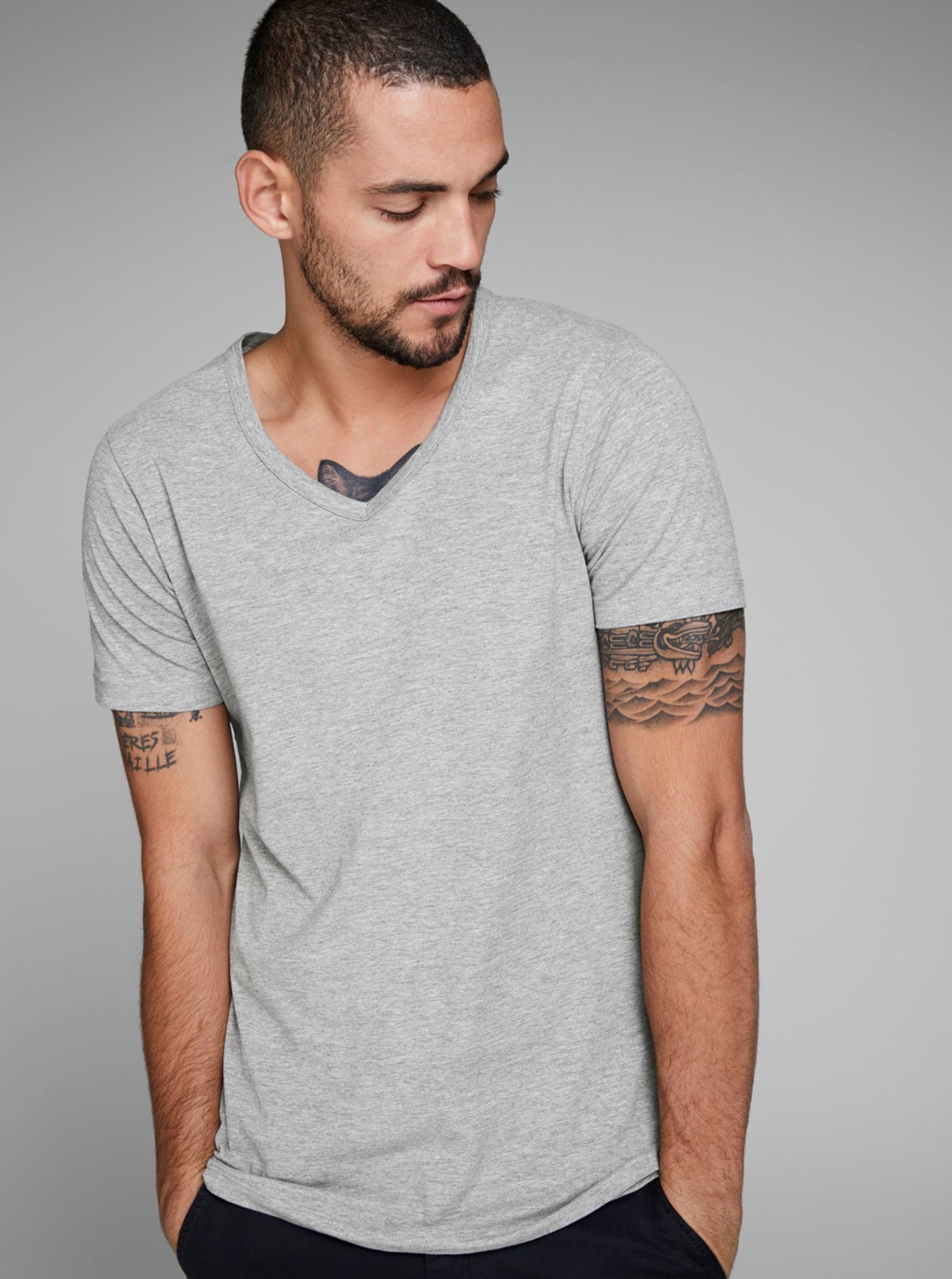 Lacno Sivé melírované tričko s véčkovým výstrihom Jack & Jones Basic