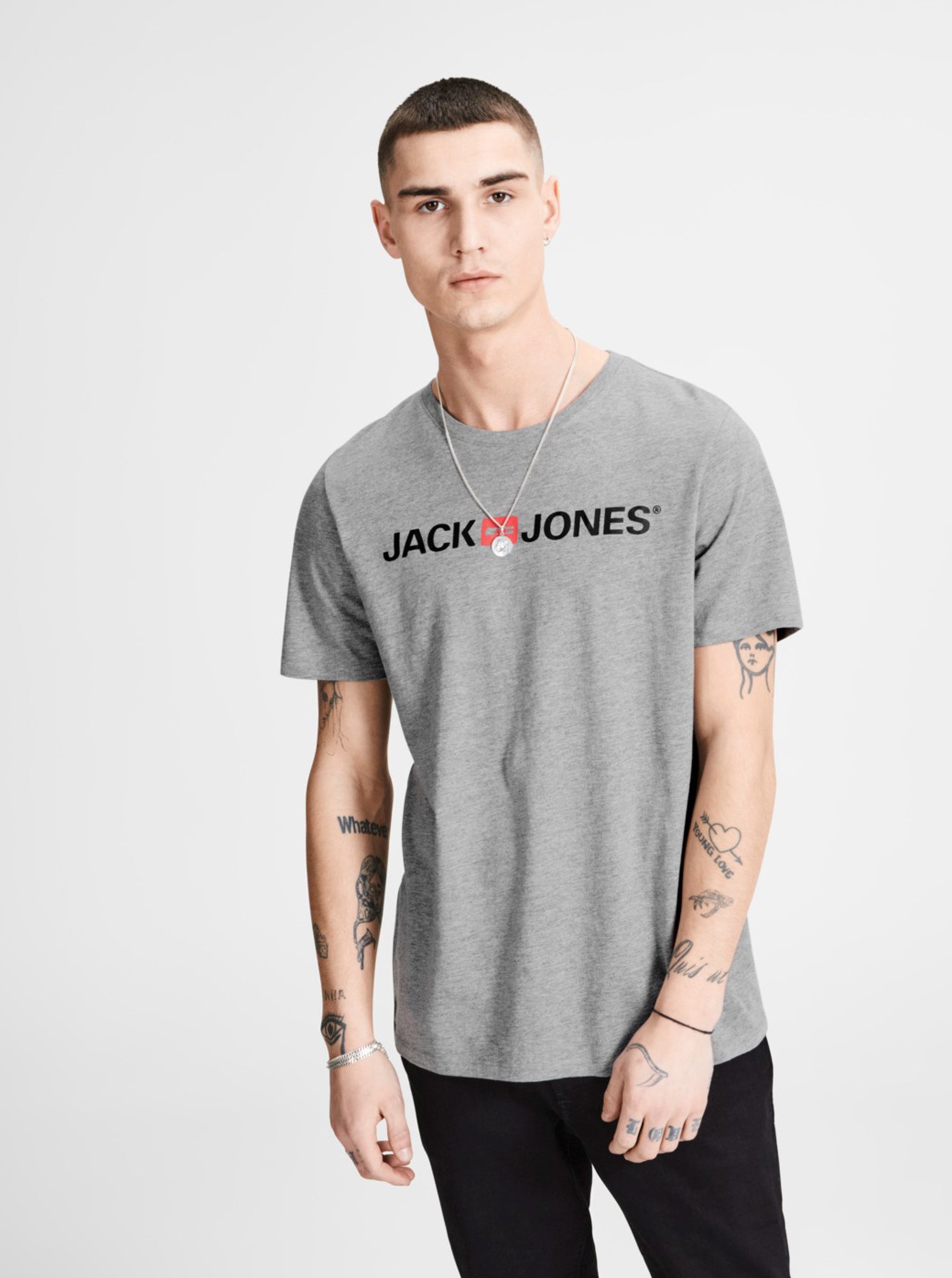 Levně Šedé žíhané tričko s potiskem Jack & Jones