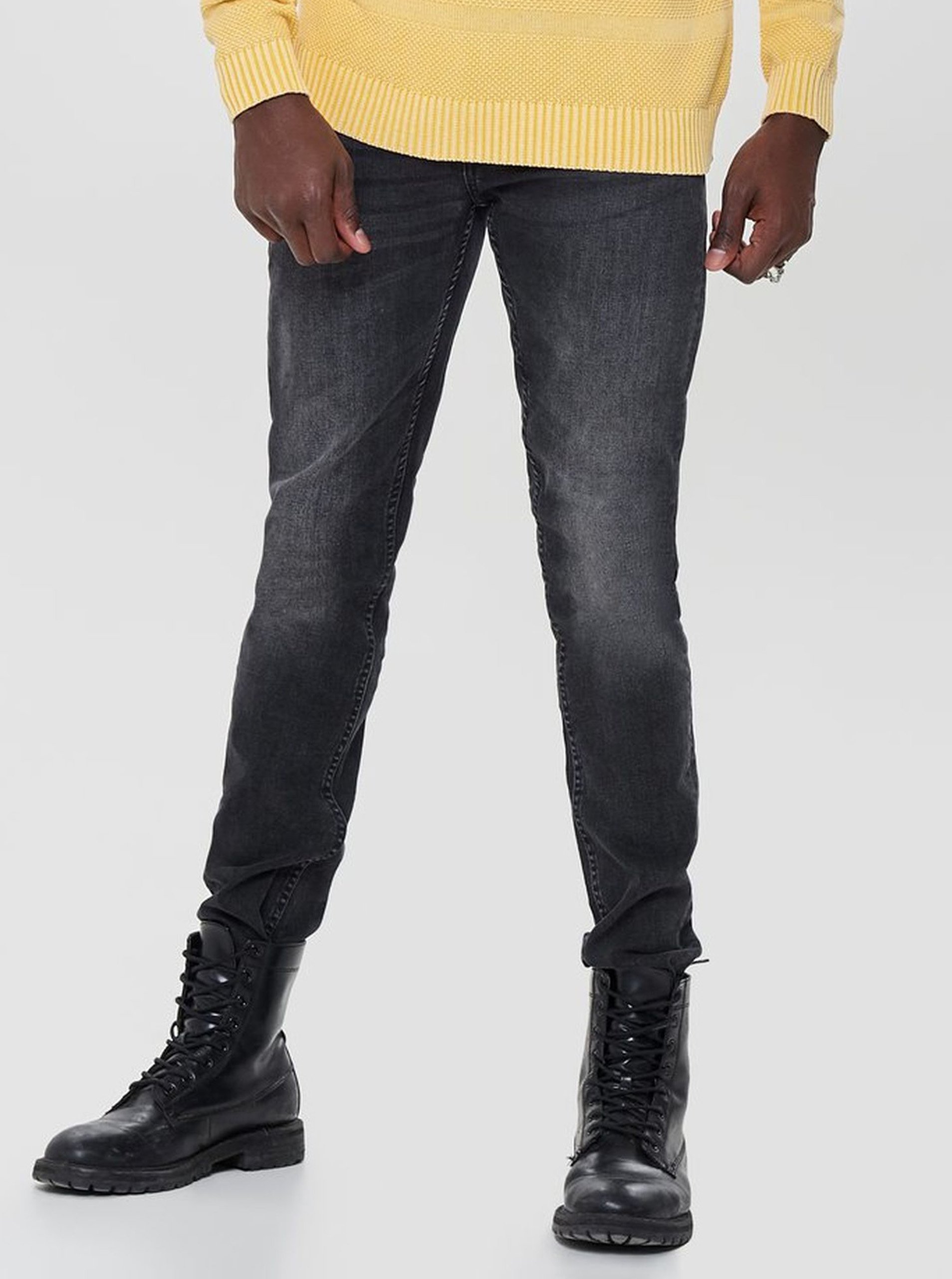 E-shop Černé slim džíny s vyšisovaným efektem ONLY & SONS Loom