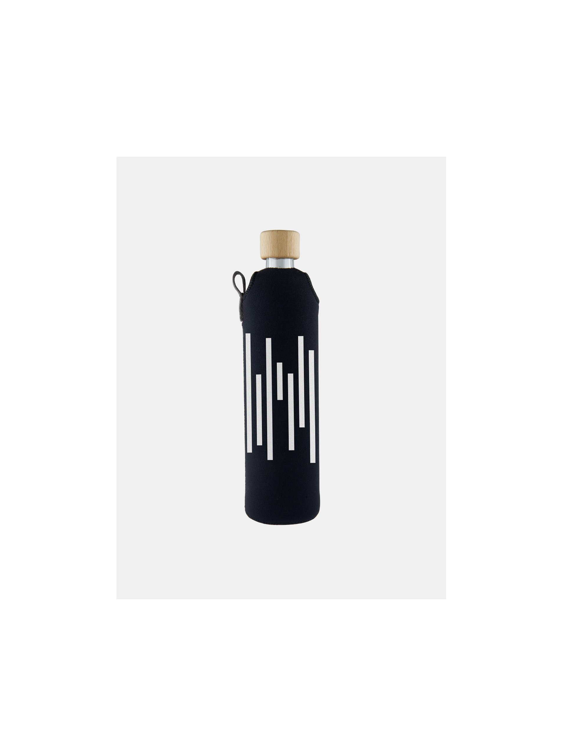 Levně Skleněná láhev v neoprenovém obalu Drinkit Barcode 500 ml