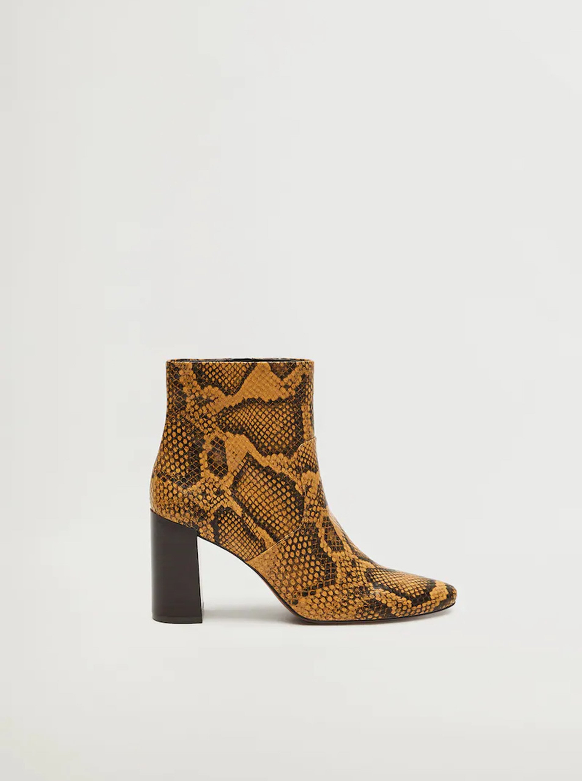 Levně Hnědé kotníkové boty s hadím vzorem Mango Caleo