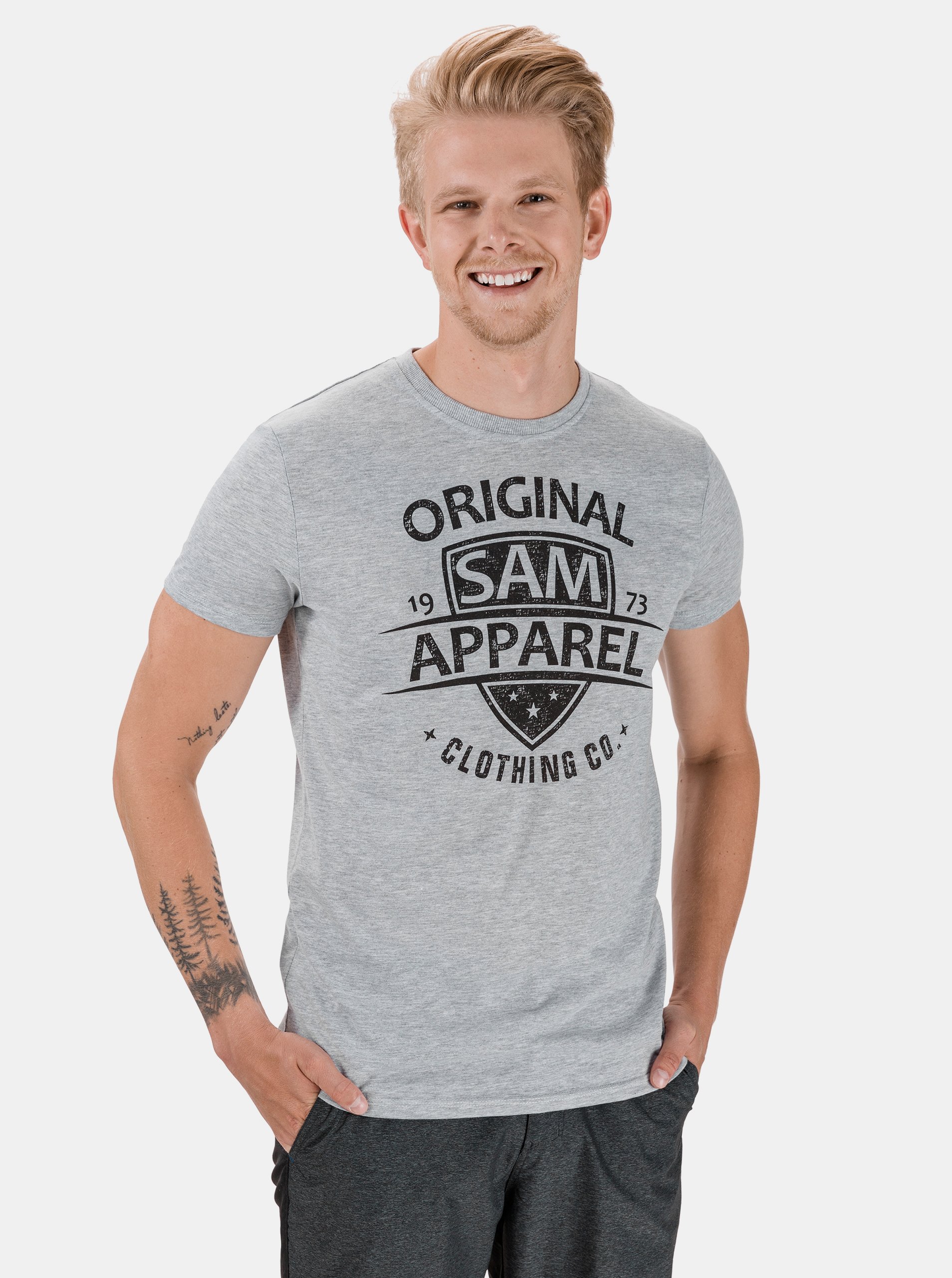 E-shop Světle šedé pánské tričko s potiskem SAM 73 Liam