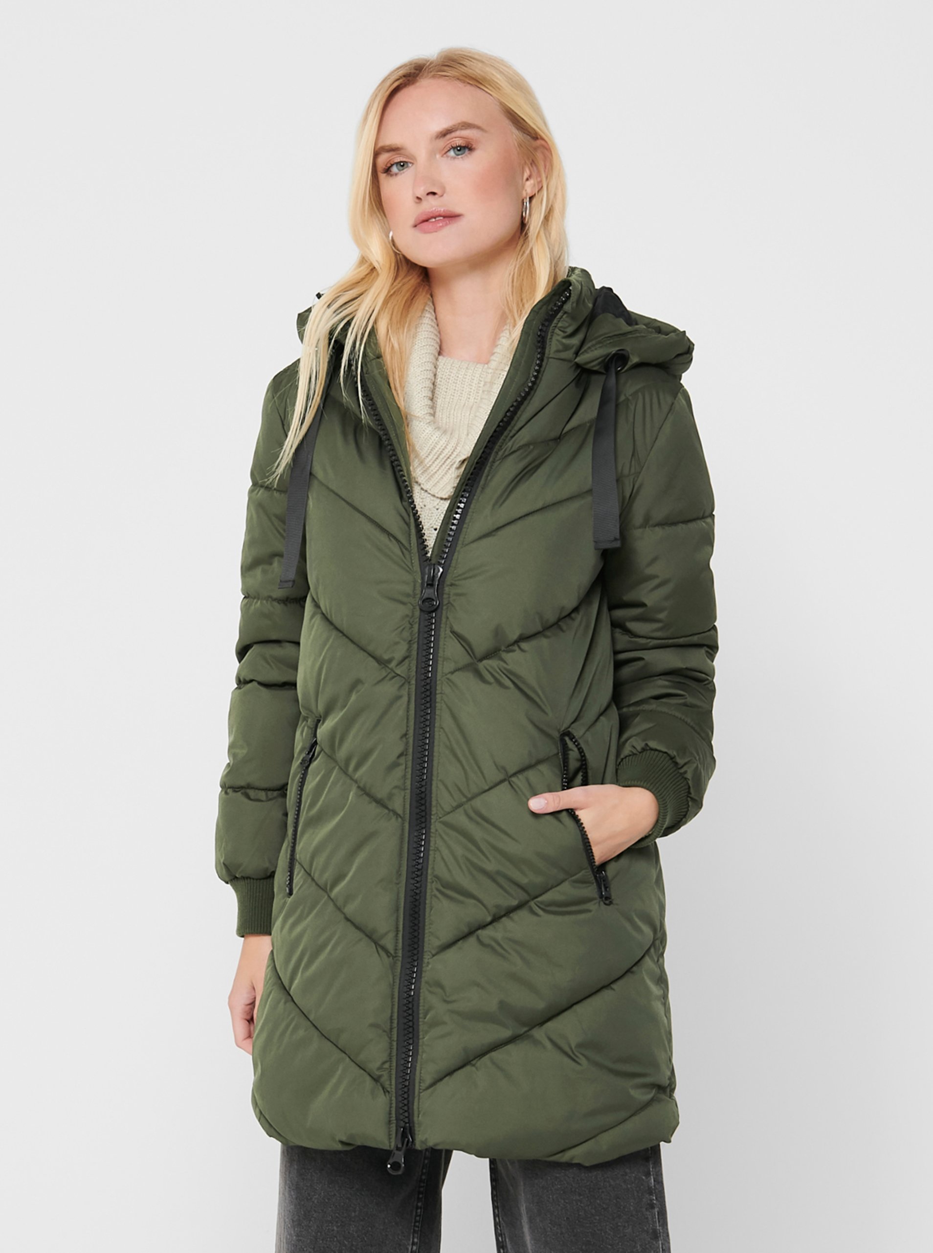 Levně Zelený dámský zimní prošívaný kabát JDY