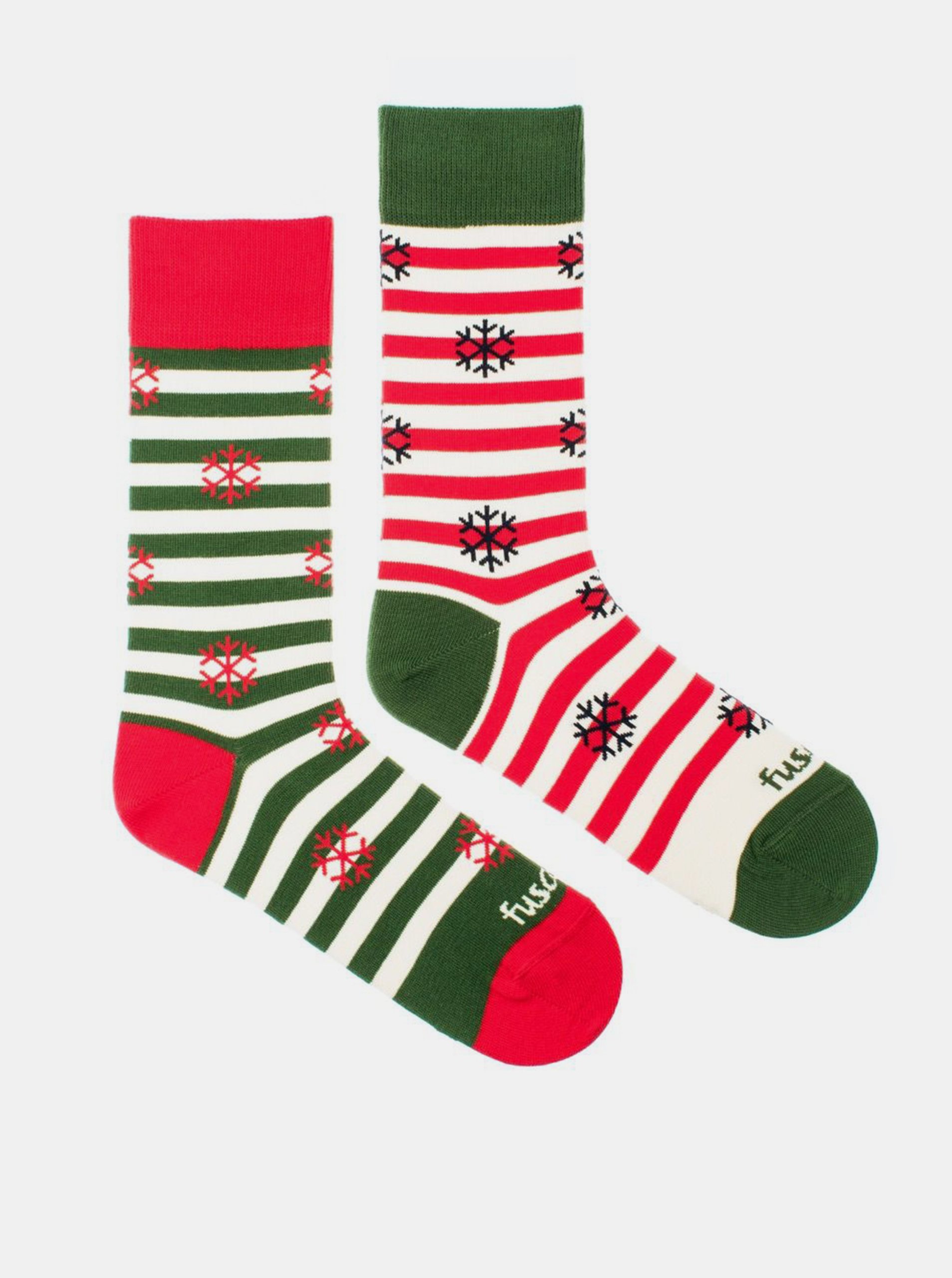 E-shop Červeno-zelené vzorované ponožky Fusakle Vianoce na snehu