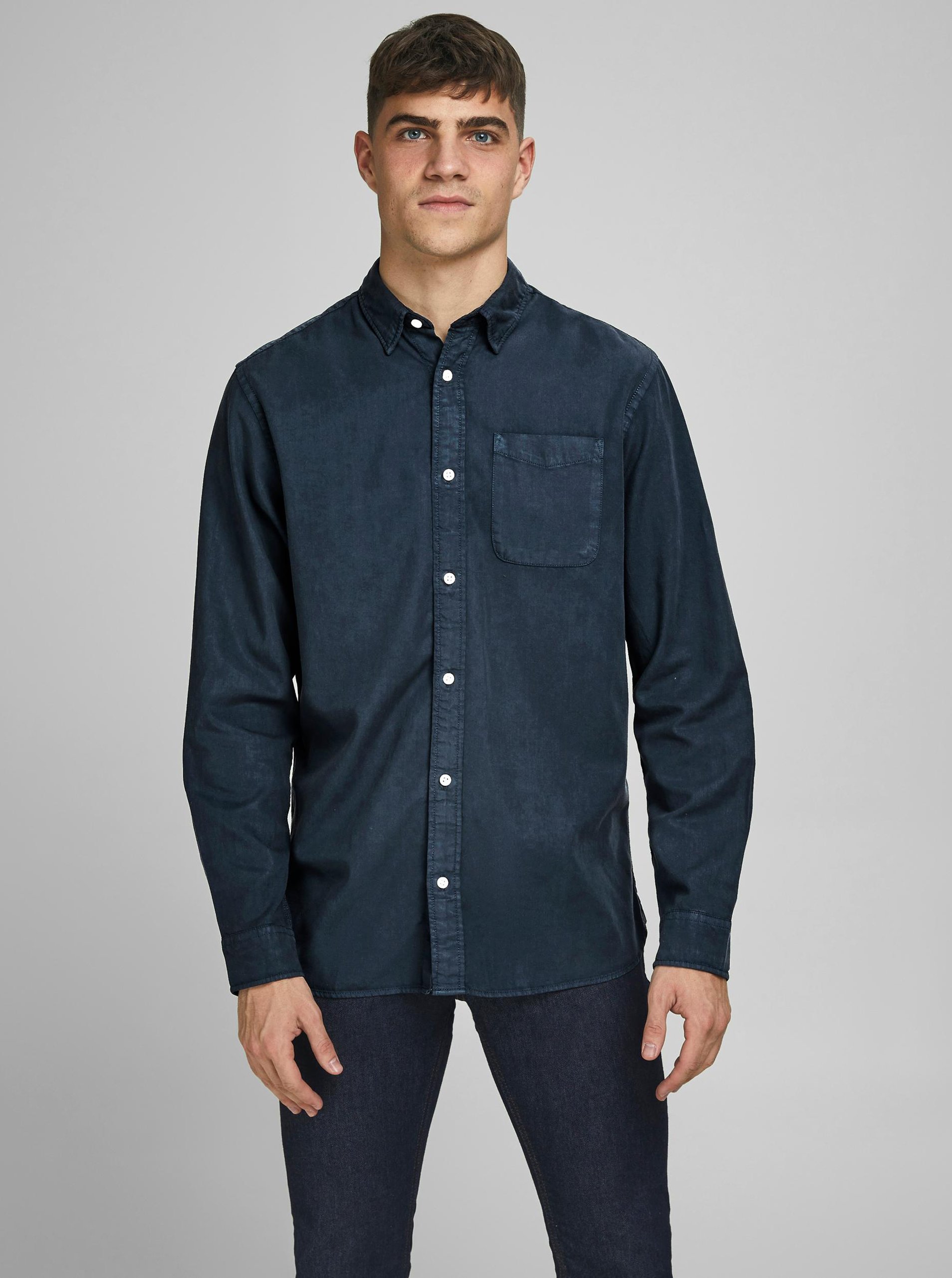 E-shop Tmavě modrá džínová košile Jack & Jones