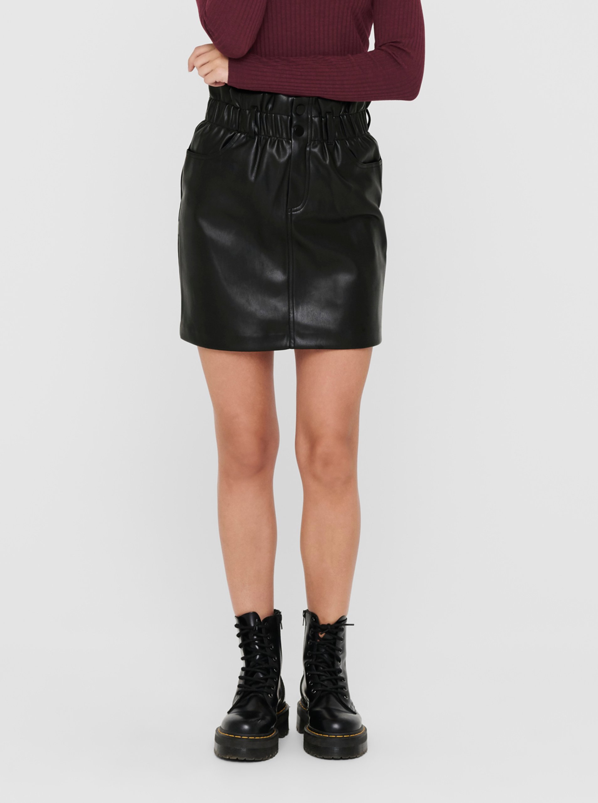 E-shop Černá dámská koženková mini sukně ONLY Maiya