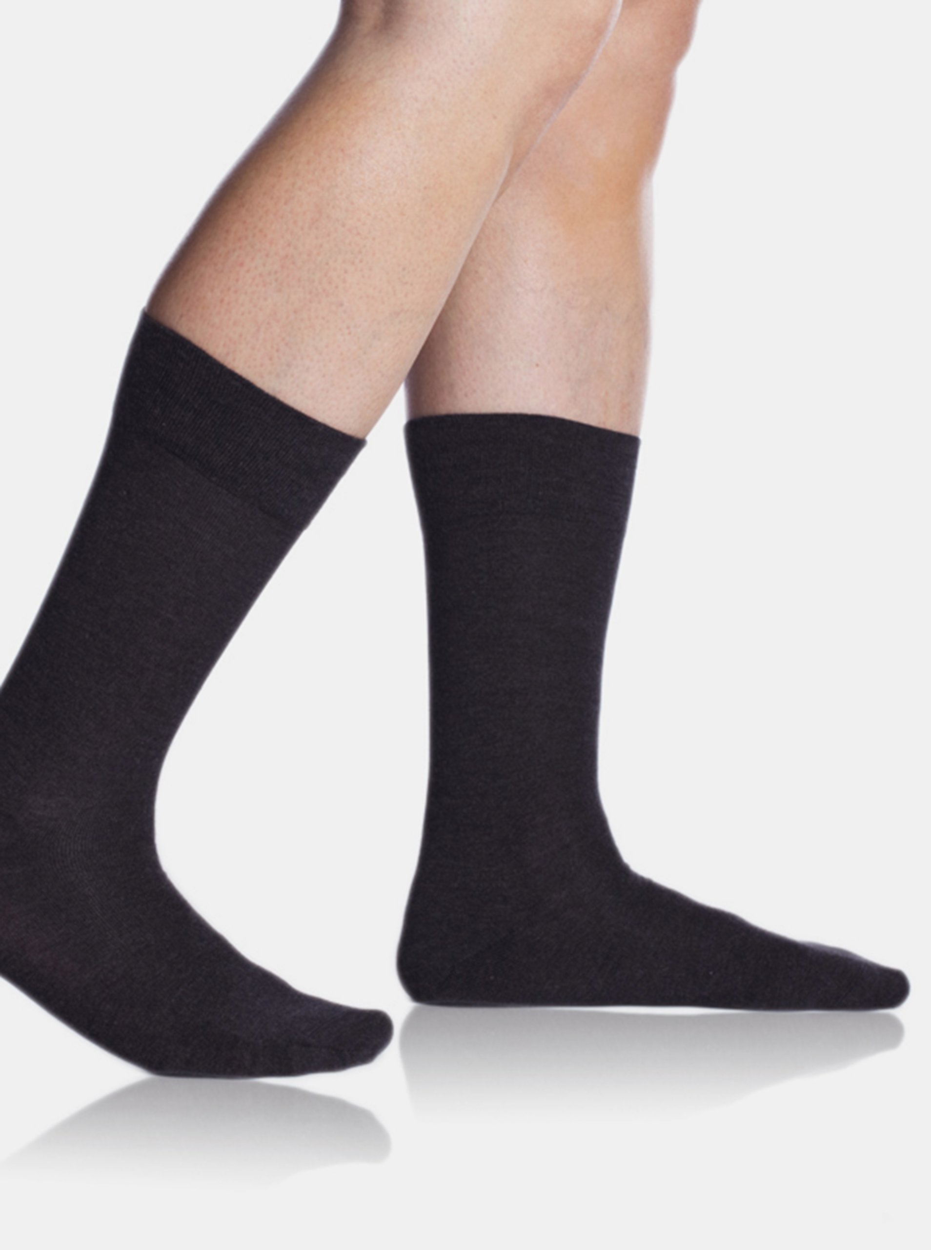 Levně Tmavě šedé pánské ponožky Bellinda BAMBUS COMFORT SOCKS