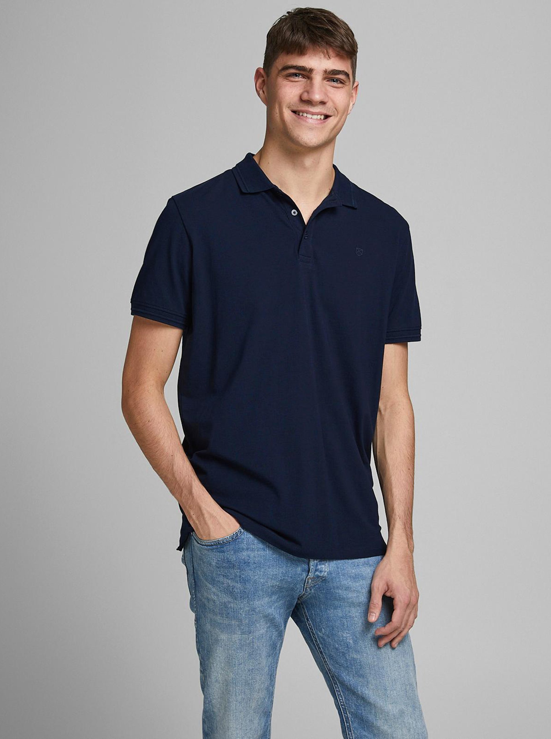 Levně Tmavě modré polo tričko Jack & Jones