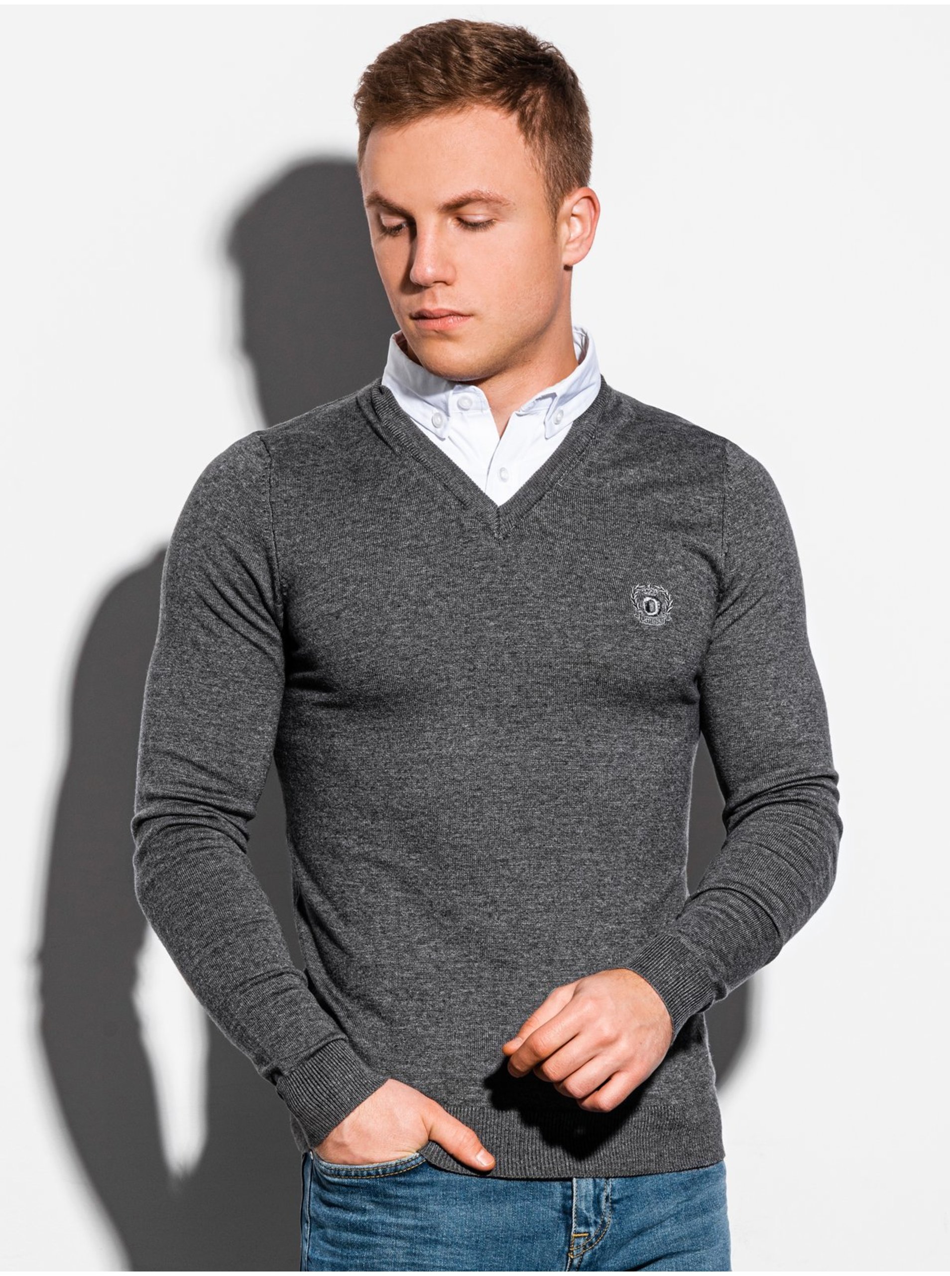 E-shop Šedý pánsky sveter s košeľovou vsadkou E120