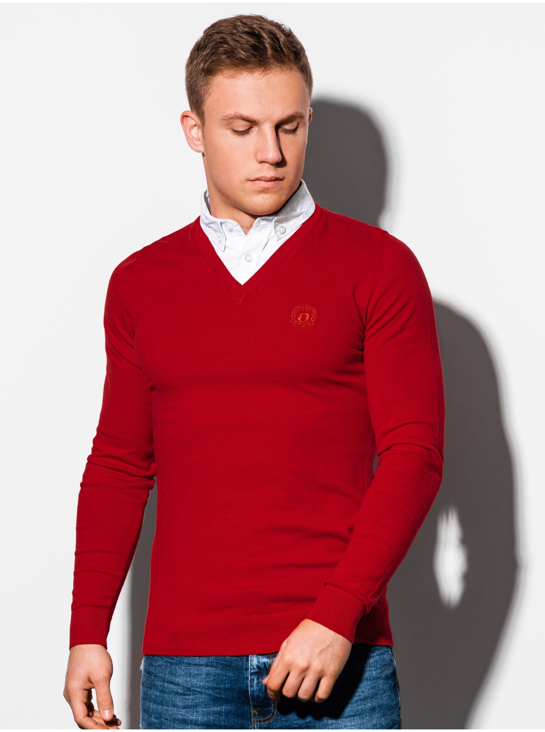 Lacno Červený pánsky sveter s košeľovou vsadkou E120