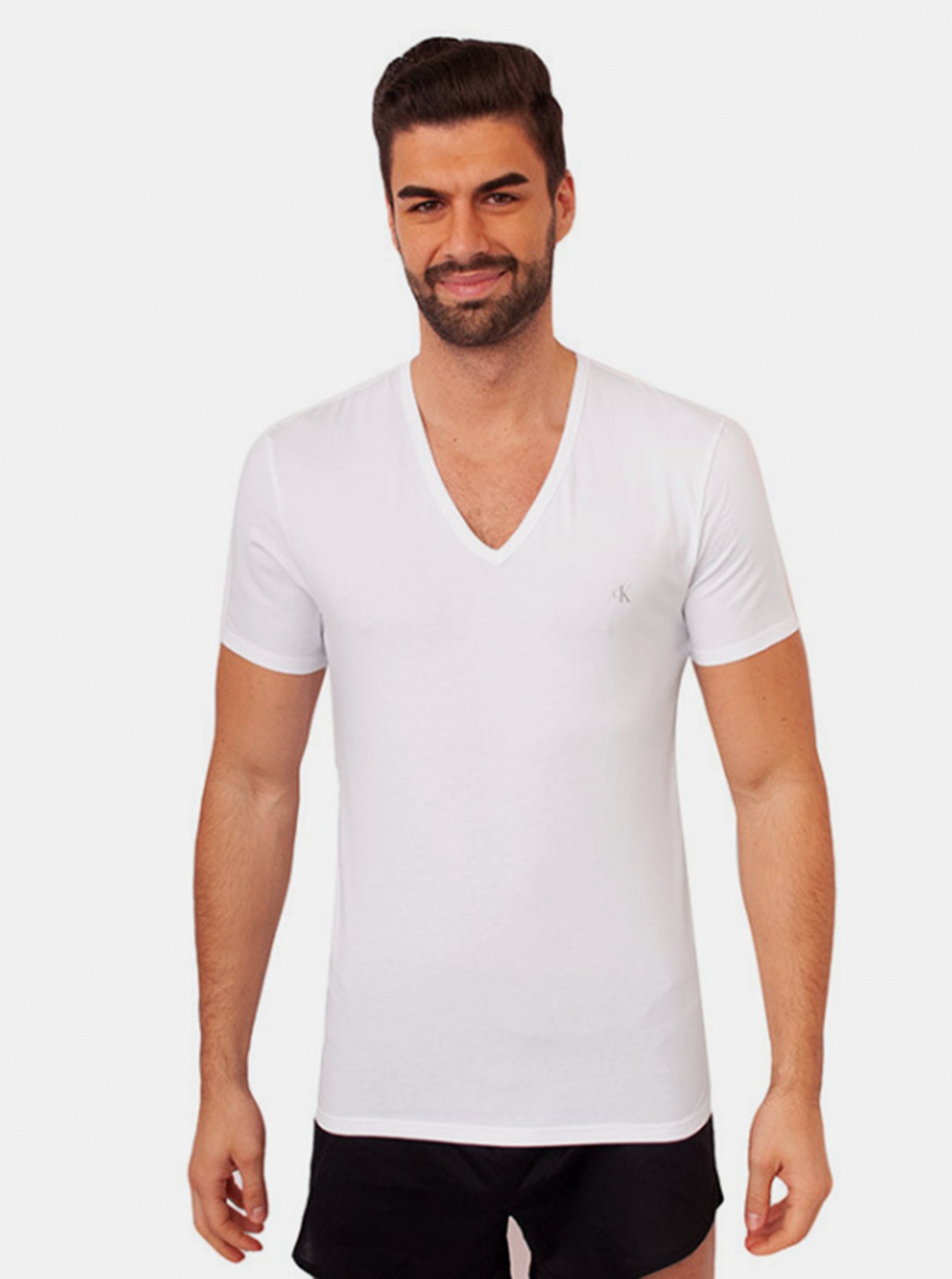 E-shop Sada dvou bílých pánských triček s véčkovým výstřihem Calvin Klein Jeans