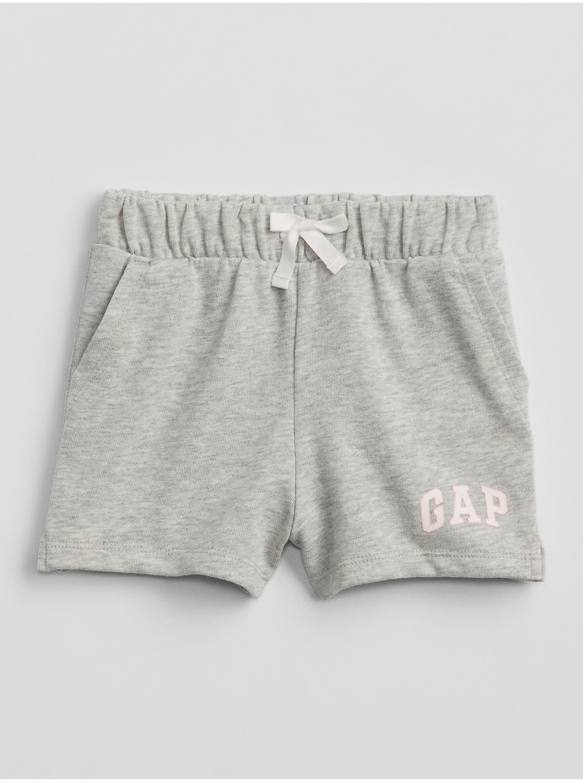 E-shop Šedé holčičí dětské kraťasy GAP Logo pull-on shorts