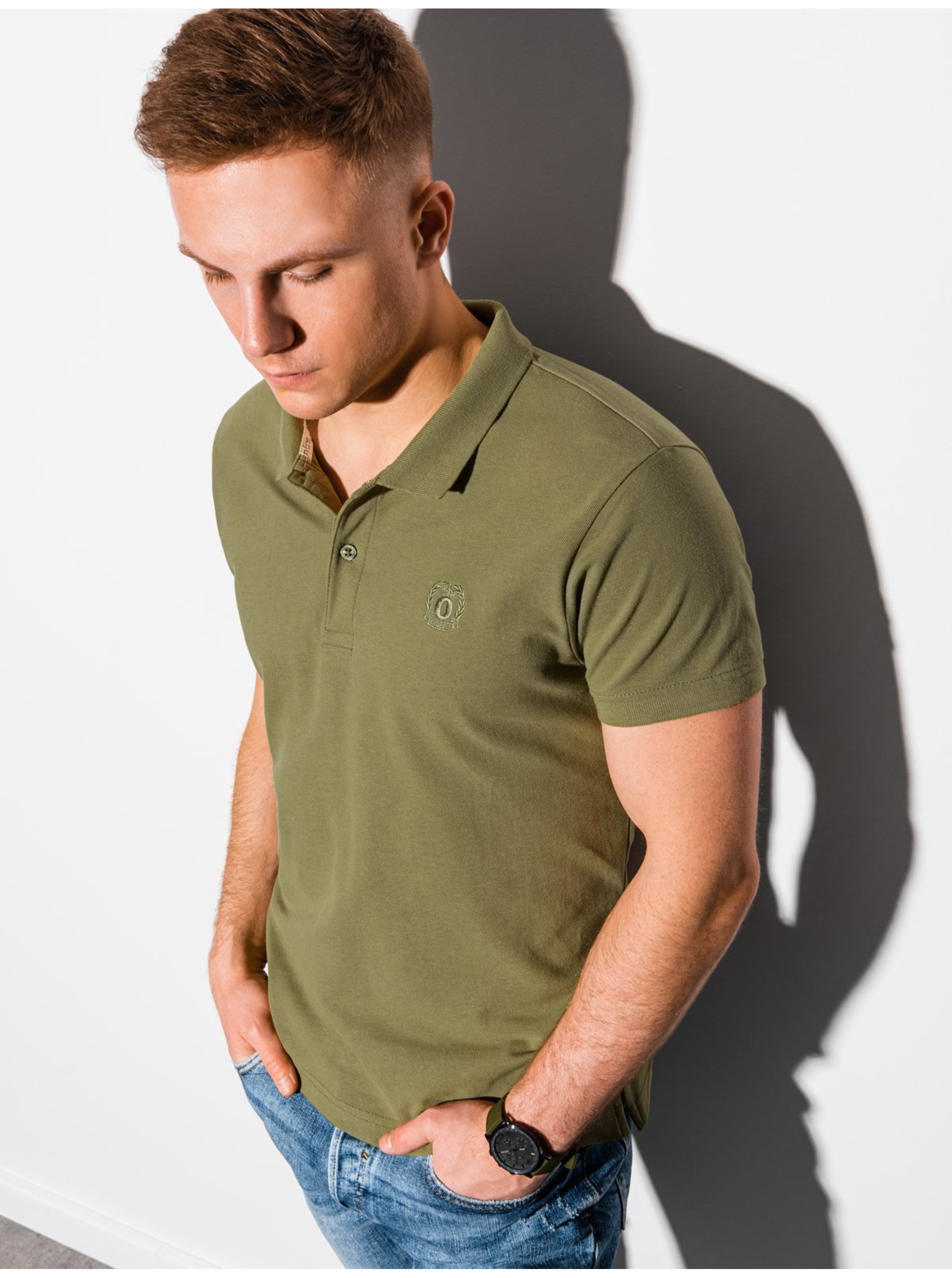 Levně Khaki pánské basic polo tričko Ombre Clothing