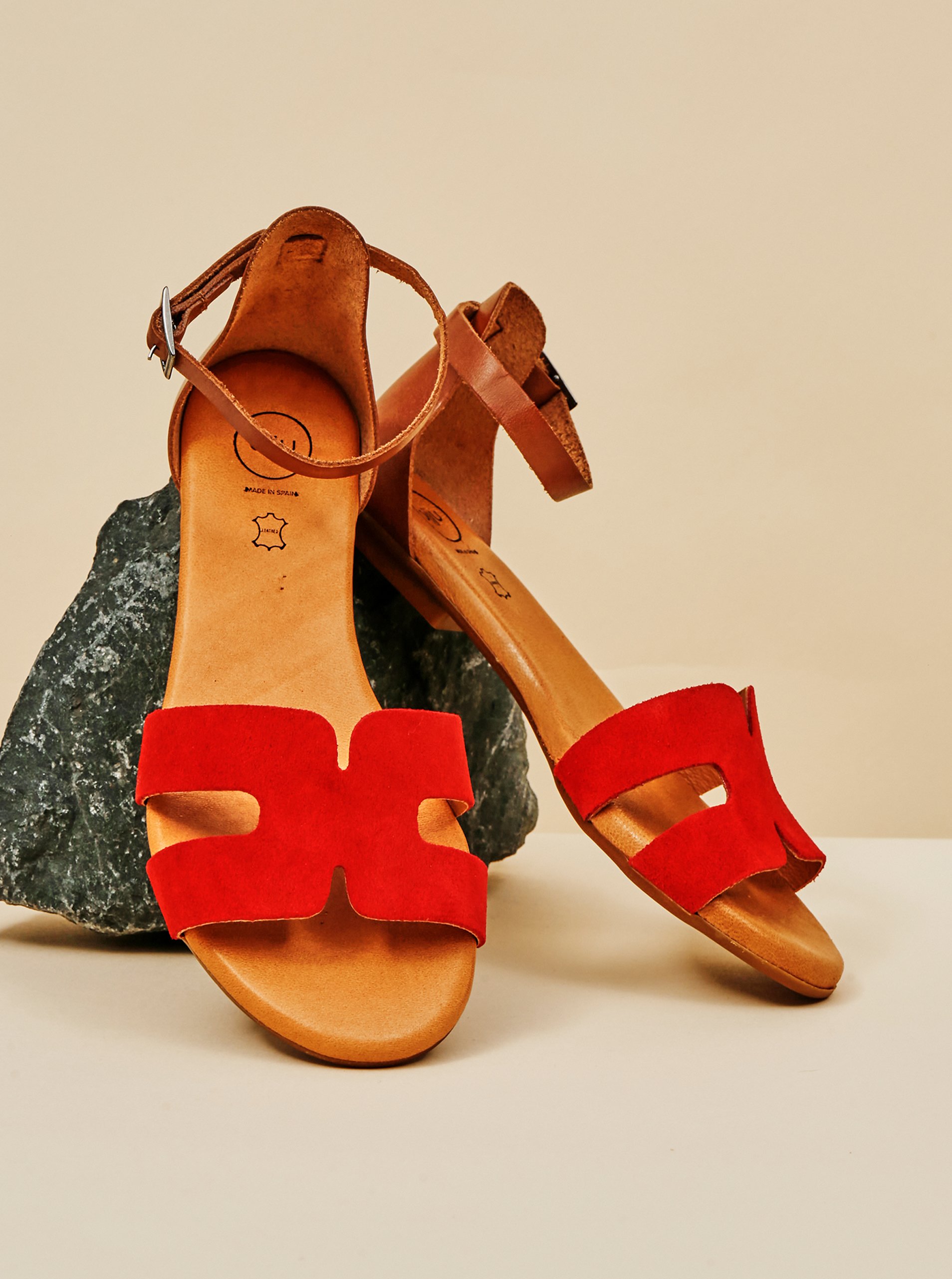 Lacno Červené dámske semišové sandále OJJU