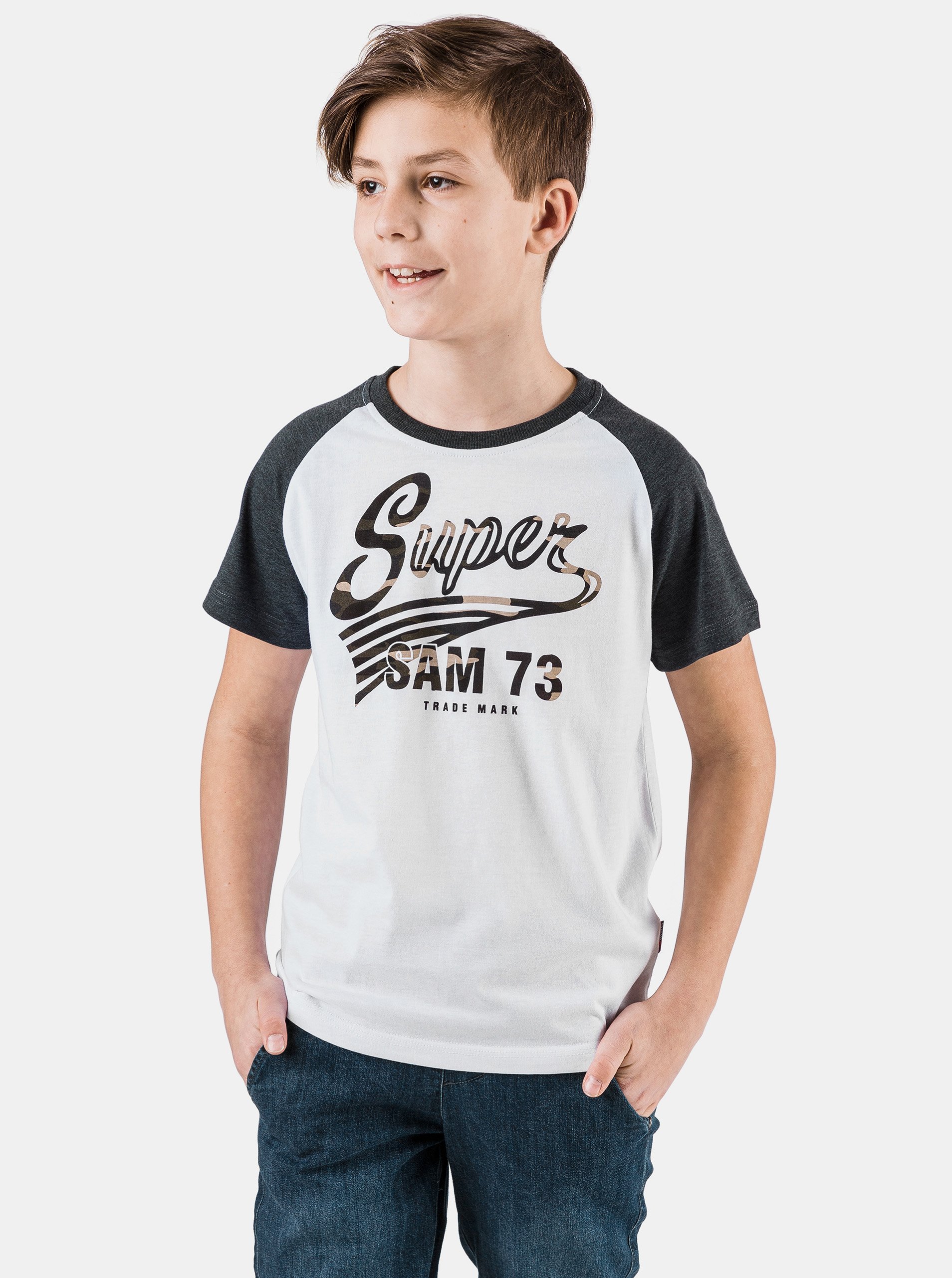 Levně Černo-bílé klučičí tričko s potiskem SAM 73