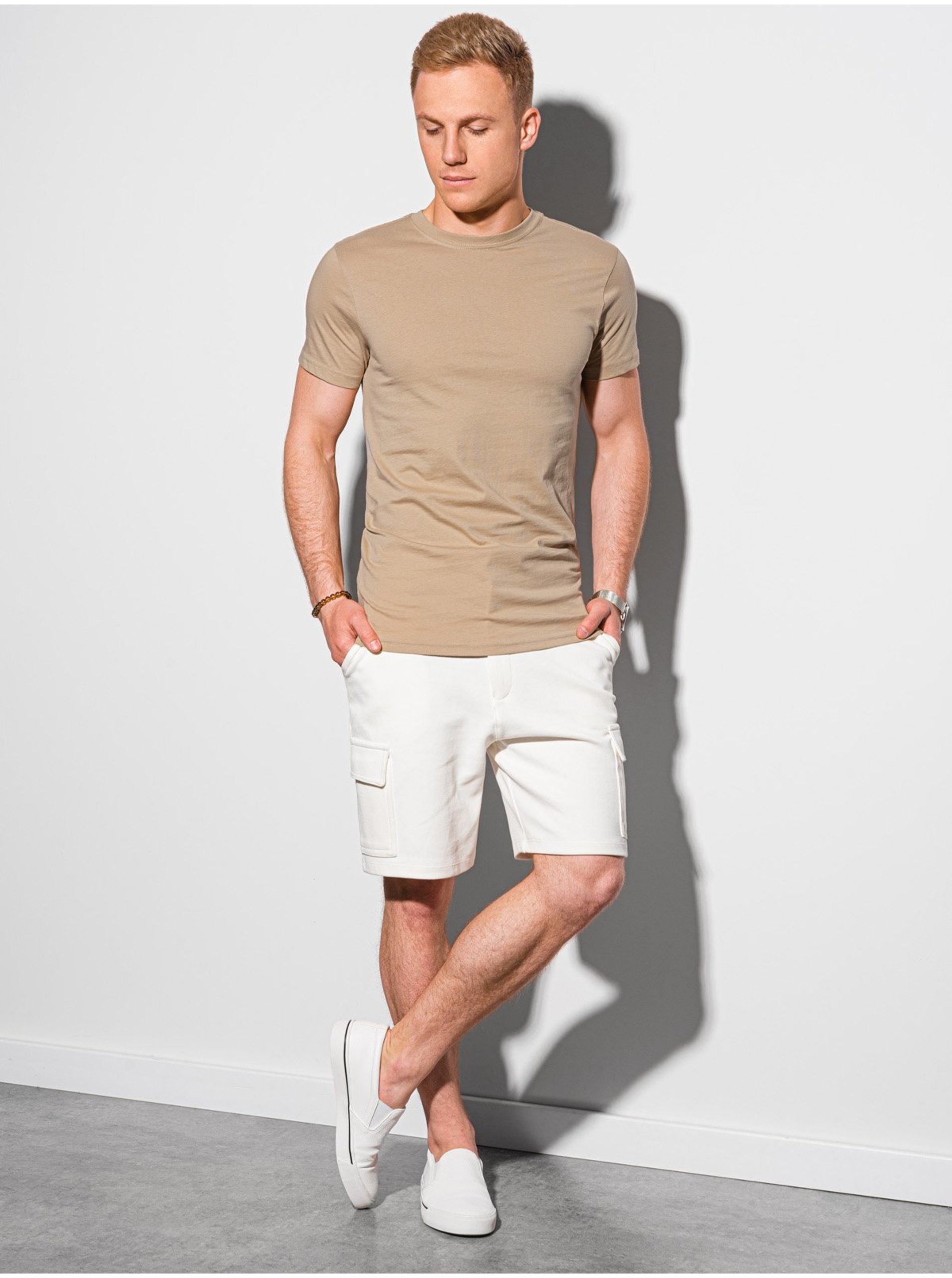 Levně Béžové pánské basic tričko Ombre Clothing S1370 basic basic