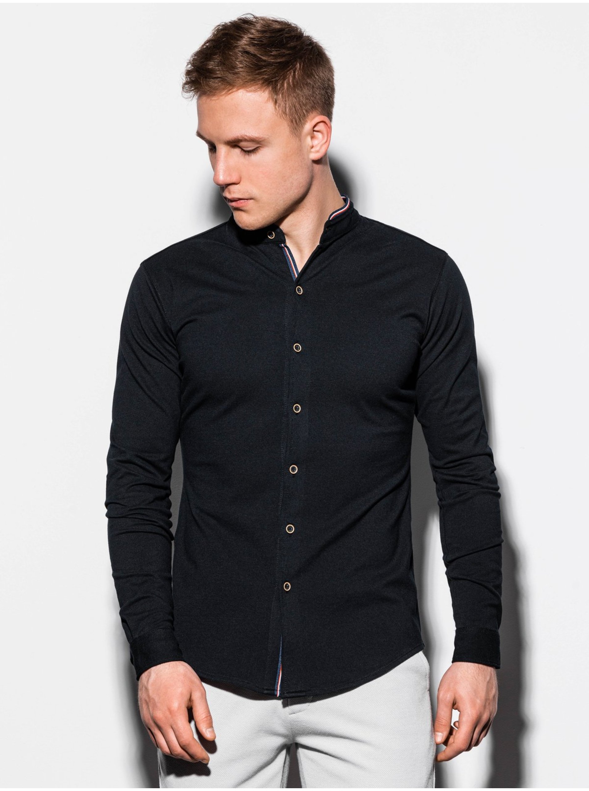 Lacno Čierna pánska košeľa Ombre Clothing K542
