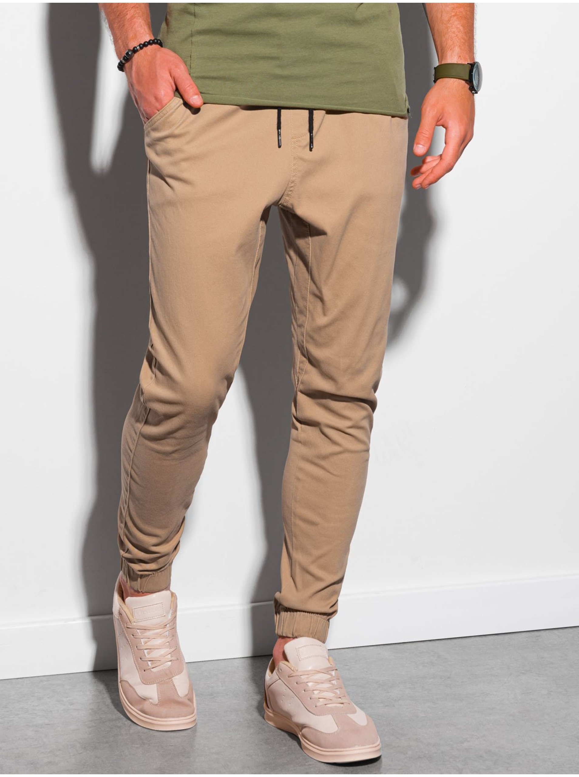 Levně Béžové pánské kalhoty Ombre Clothing P885