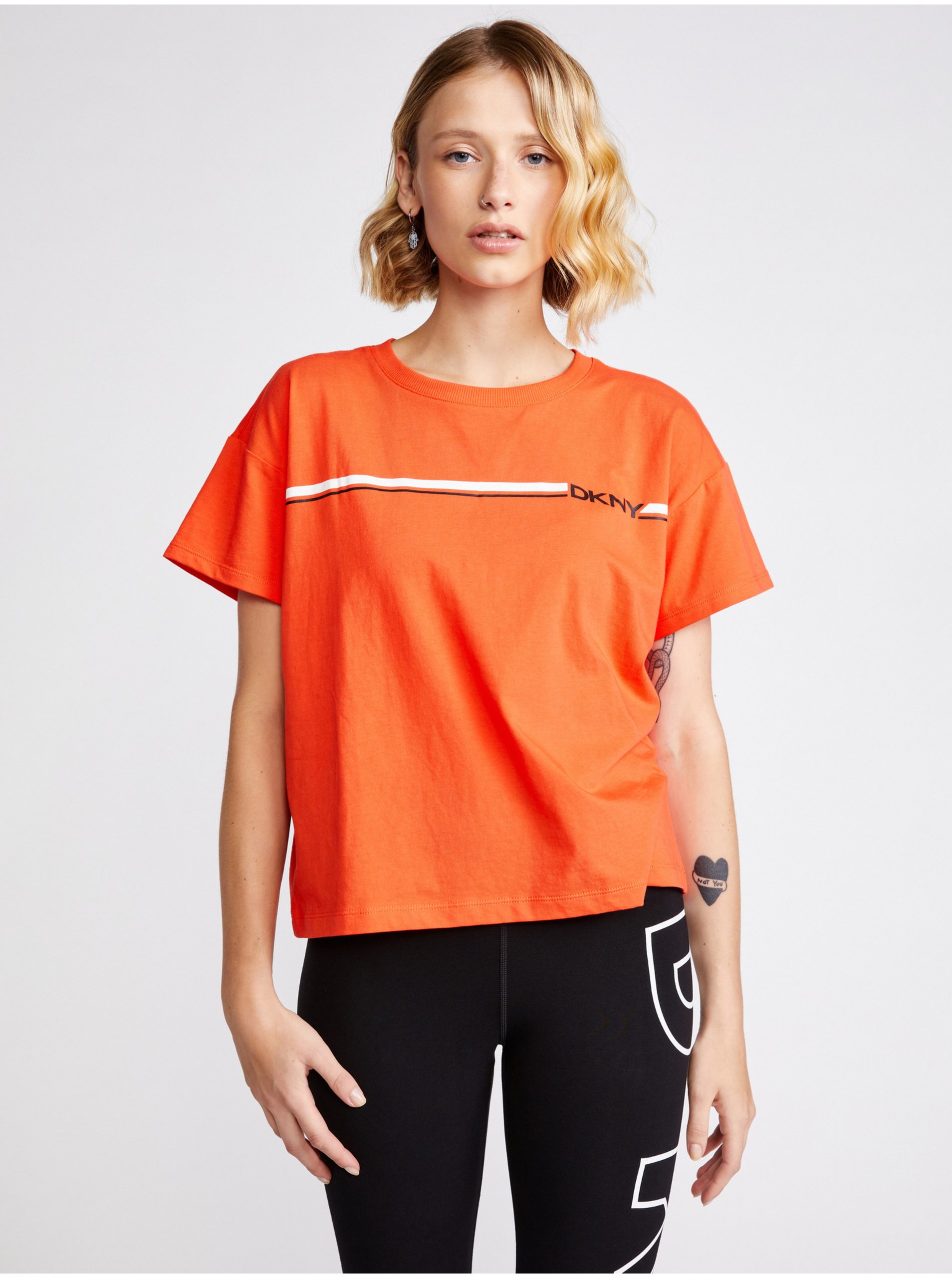Lacno Tričká s krátkym rukávom pre ženy DKNY - oranžová