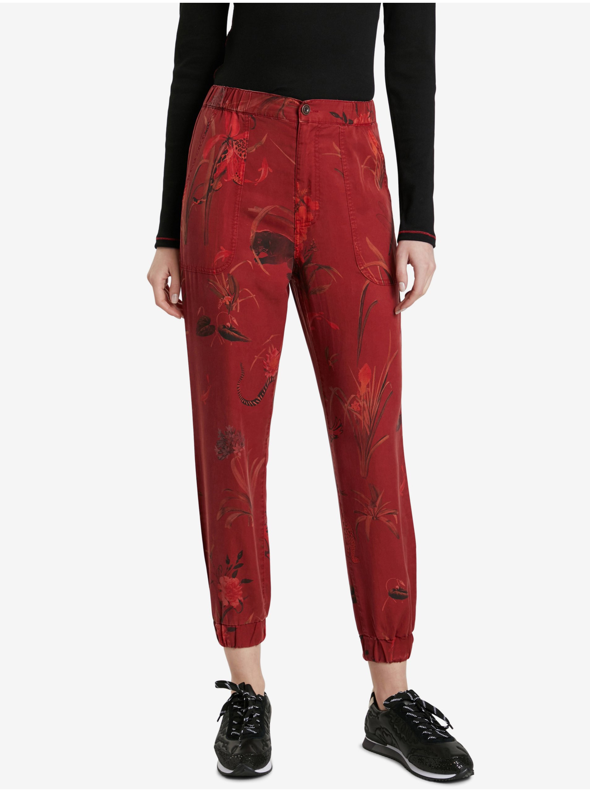 Levně Červené dámské zkrácené vzorované kalhoty Desigual Cmotiger