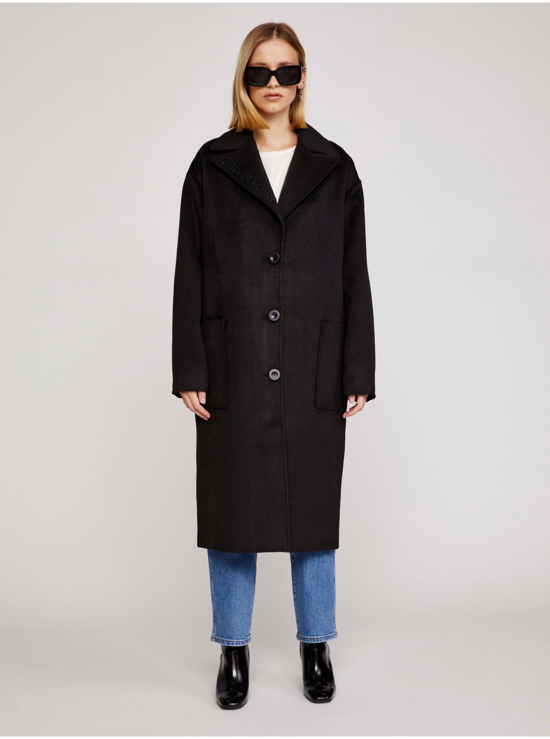 E-shop Černý dámský kabát Calvin Klein Jeans