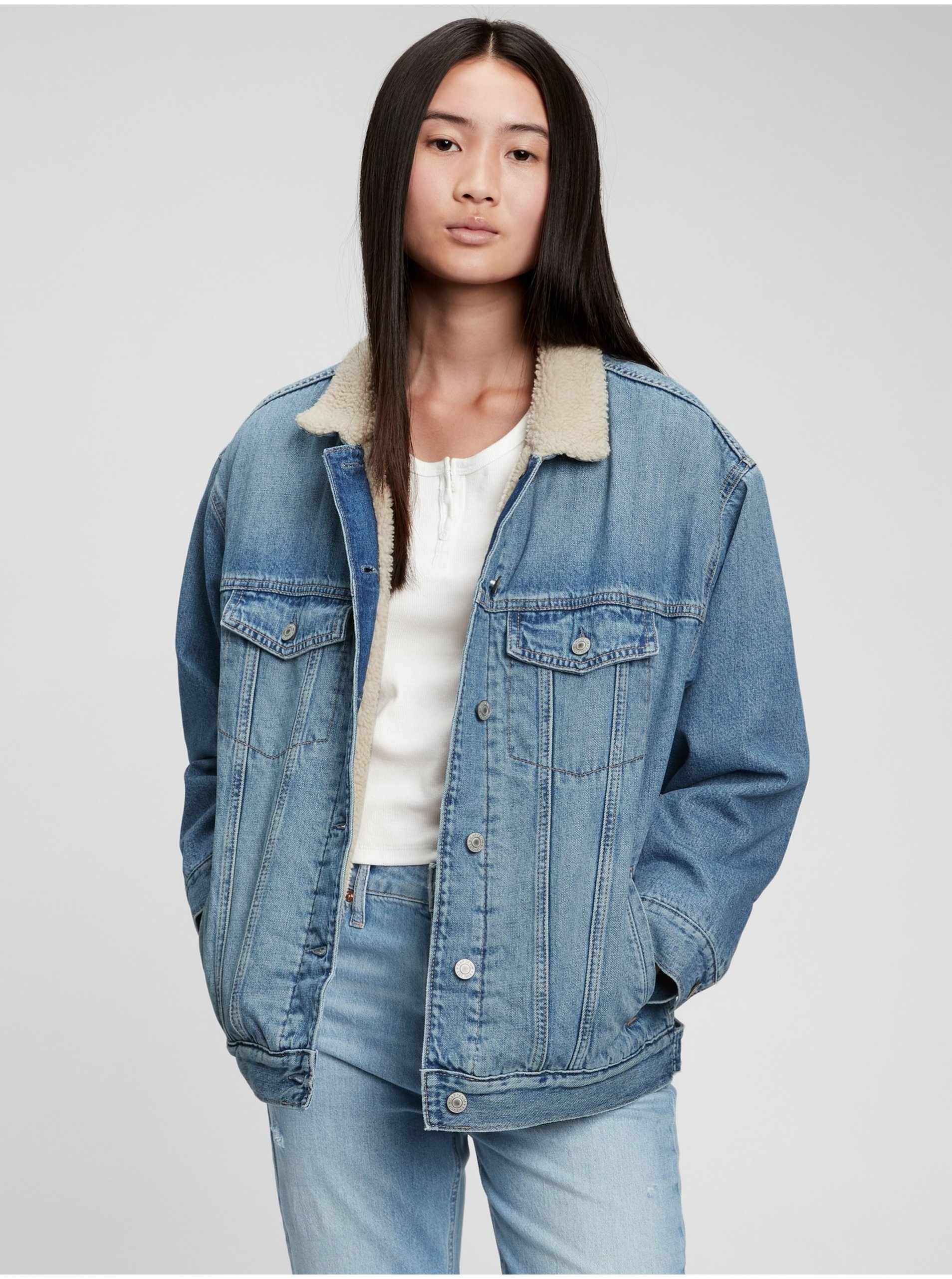 E-shop Modrá holčičí džínová bunda teen sherpa GAP