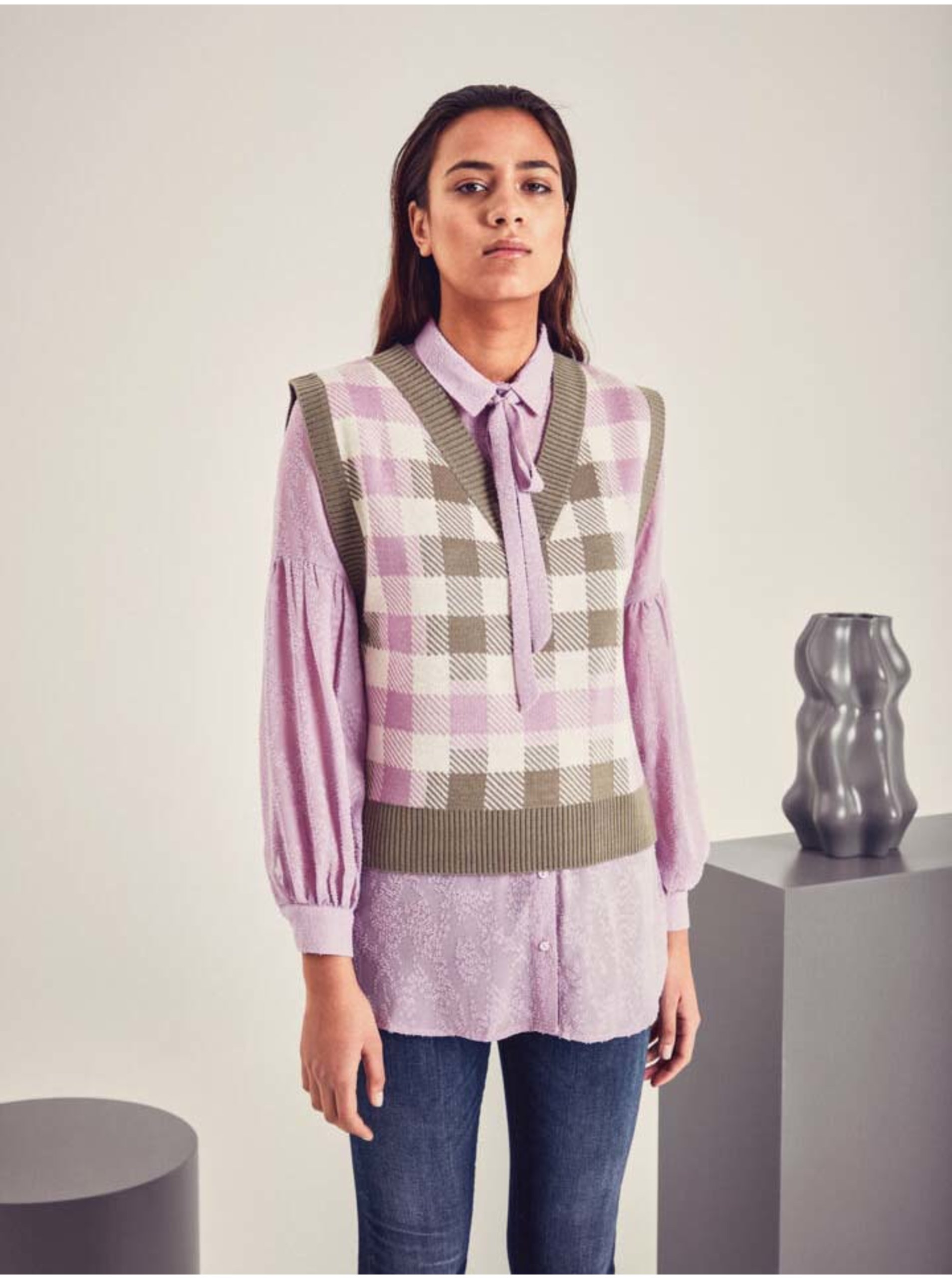 Levně Fialovo-khaki dámská kostkovaná svetrová vesta ICHI