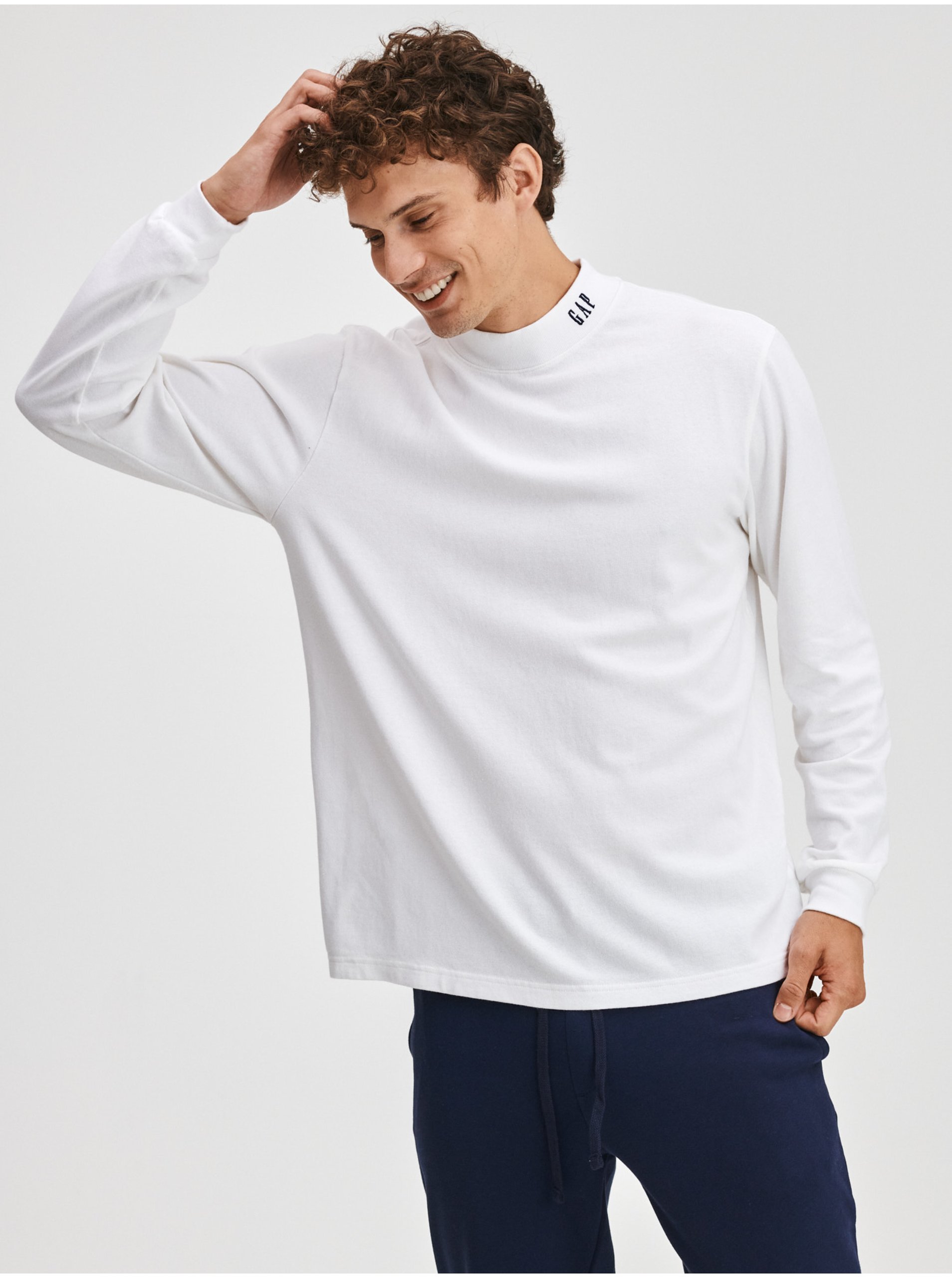 Levně Bílé pánské tričko Bavlněné logo mock GAP