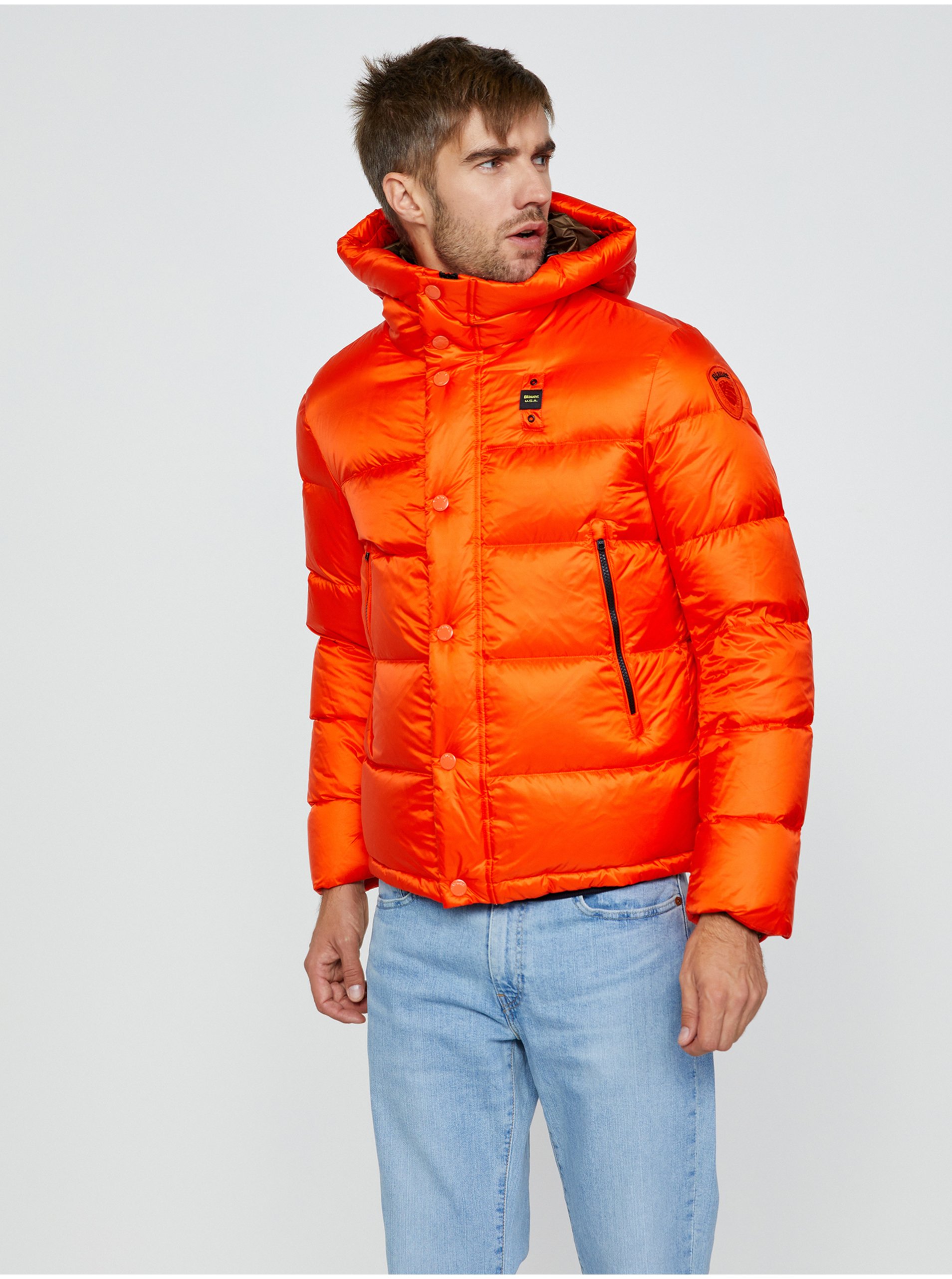 Levně Oranžová pánská prošívaná péřová zimní bunda s kapucí Blauer