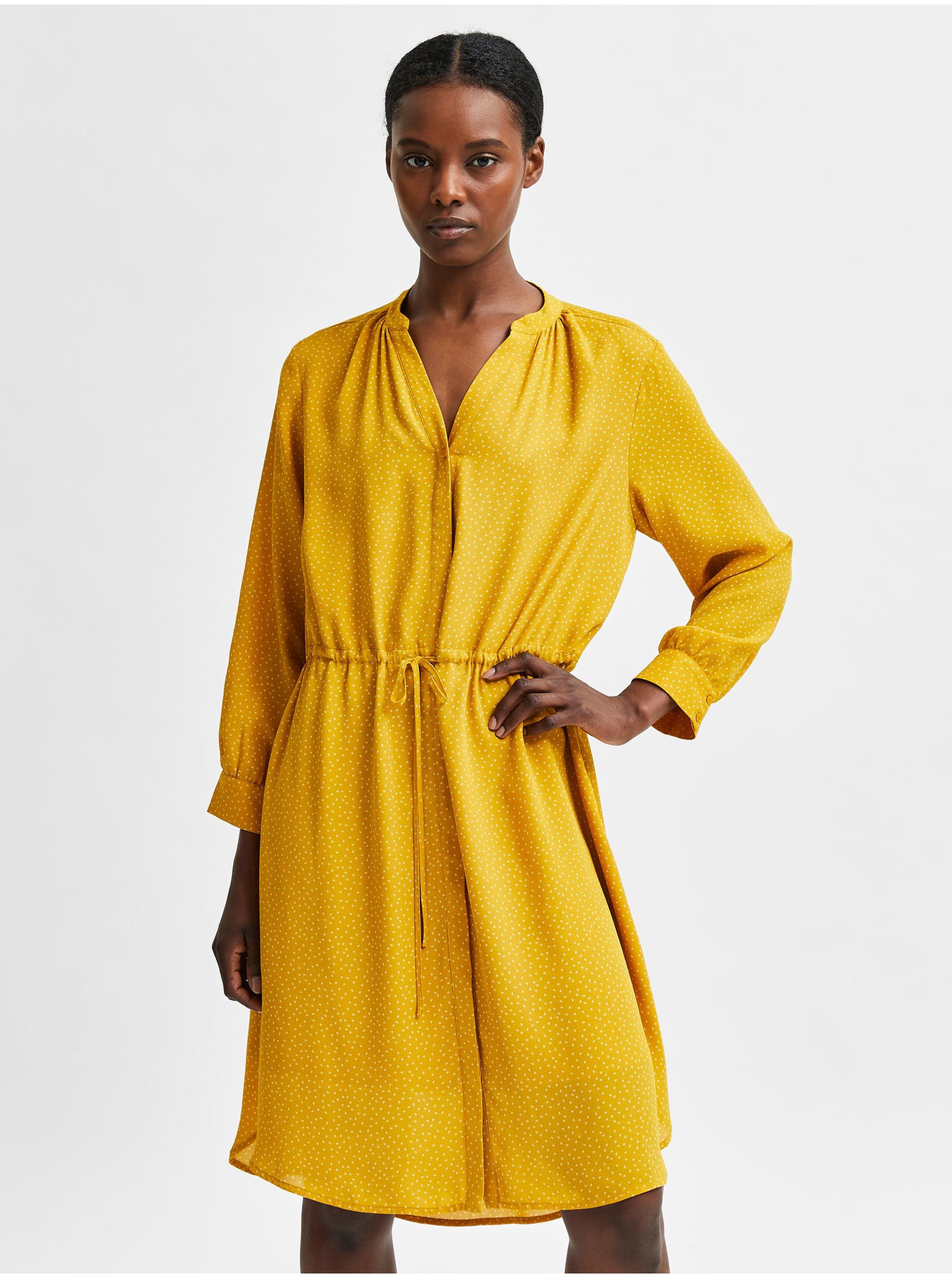 Levně Žluté dámské puntíkované šaty se zavazováním Selected Femme Damina