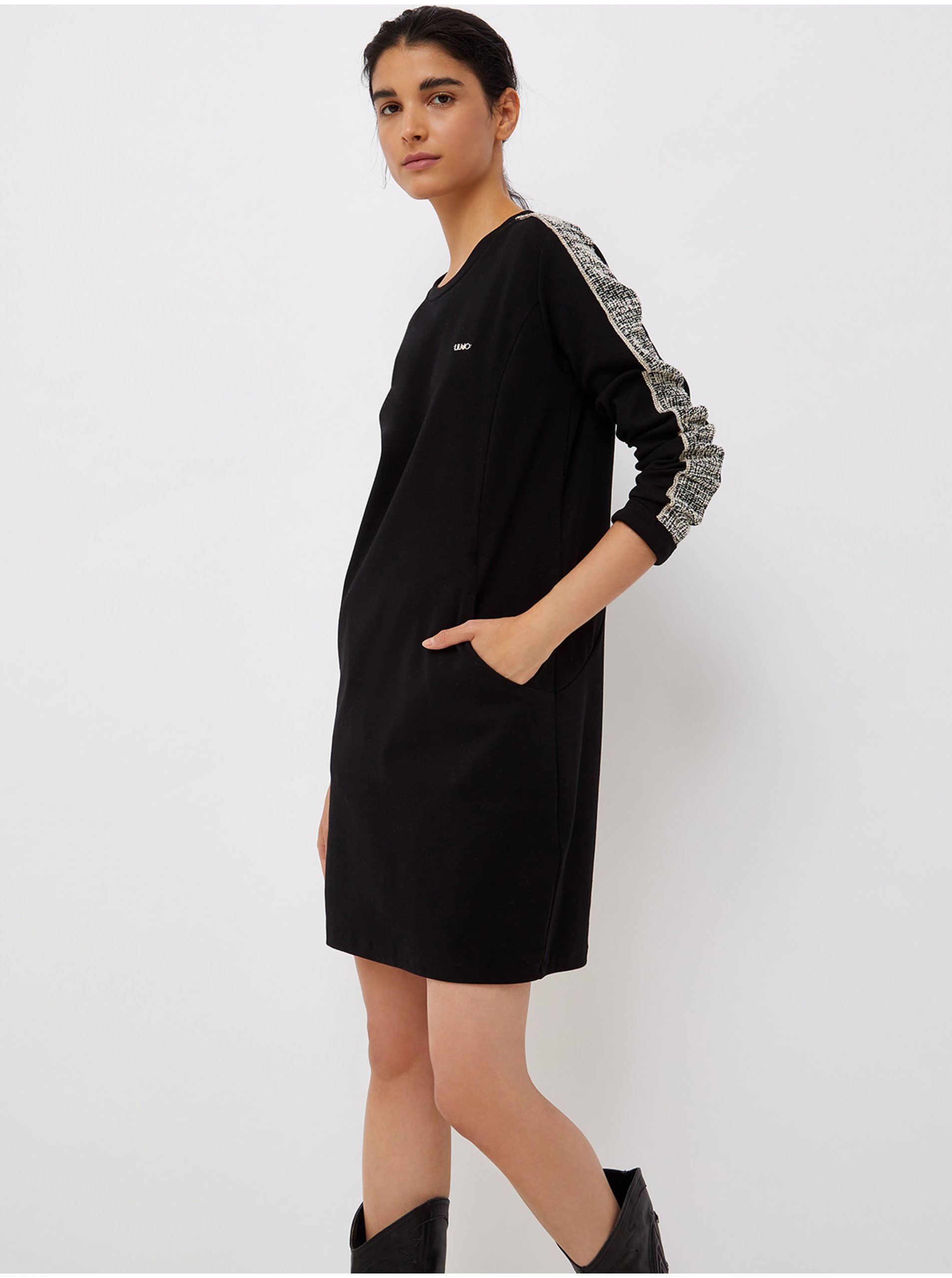 Levně Bílo-černé dámské svetrové šaty Liu Jo