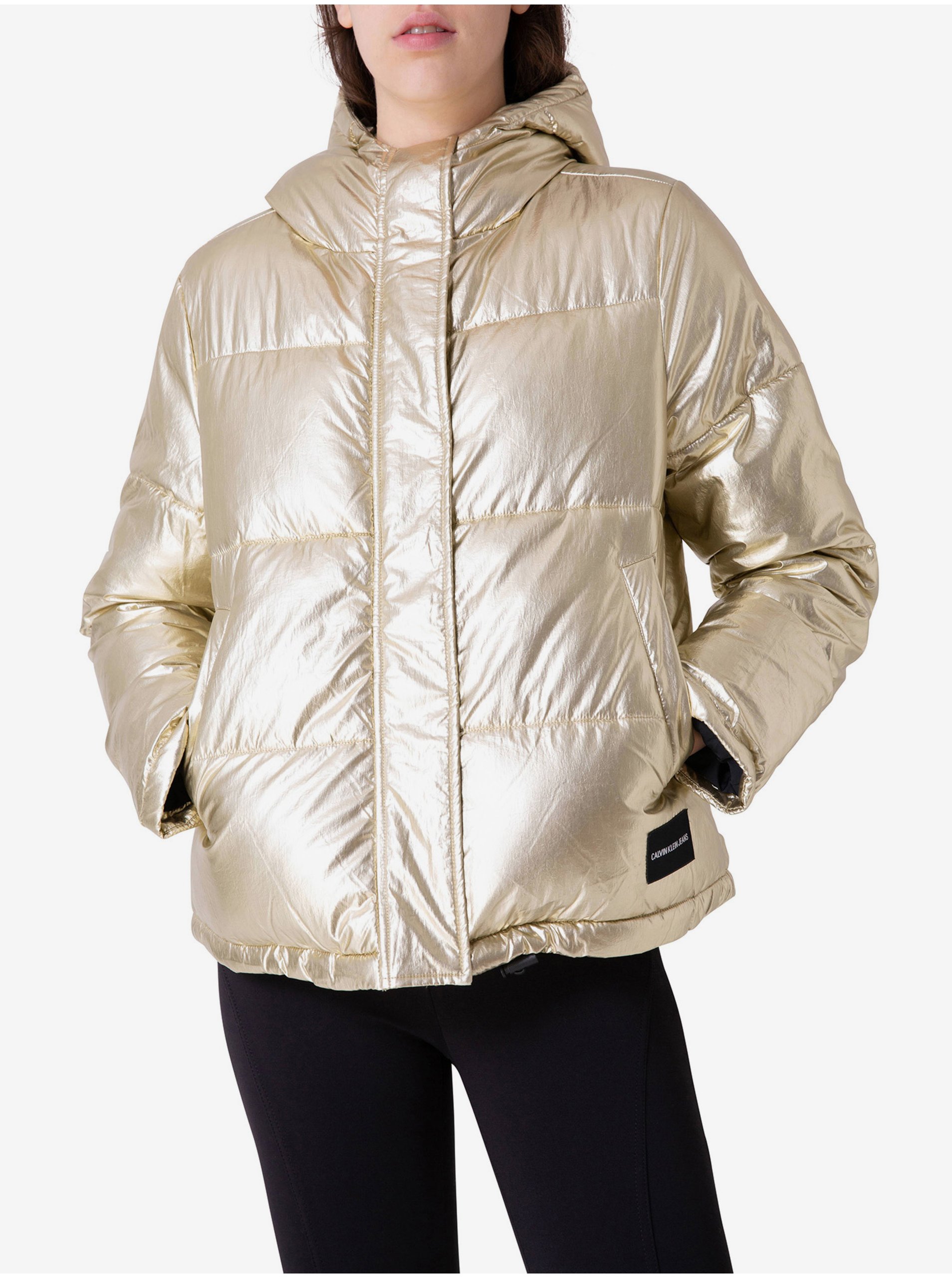 Levně Dámská bunda ve zlaté barvě s kapucí Calvin Klein Jeans