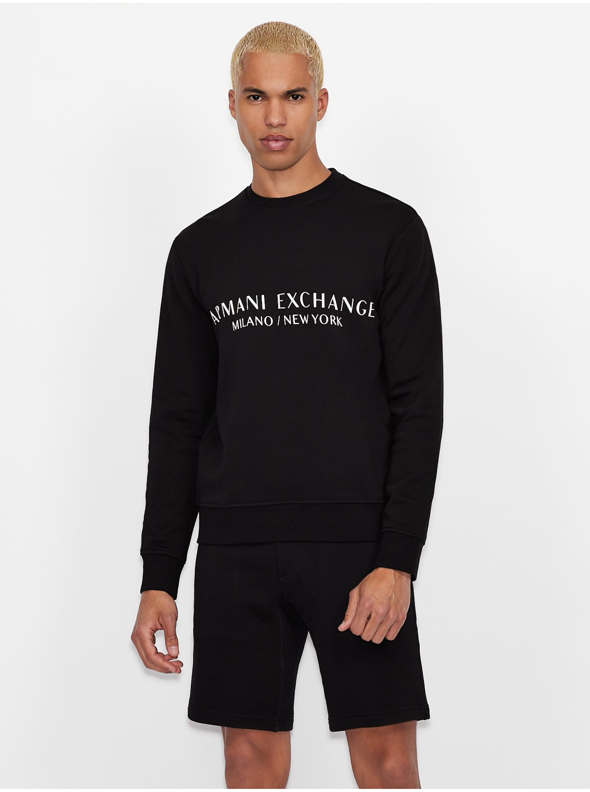 Levně Černá pánská mikina s nápisem Armani Exchange