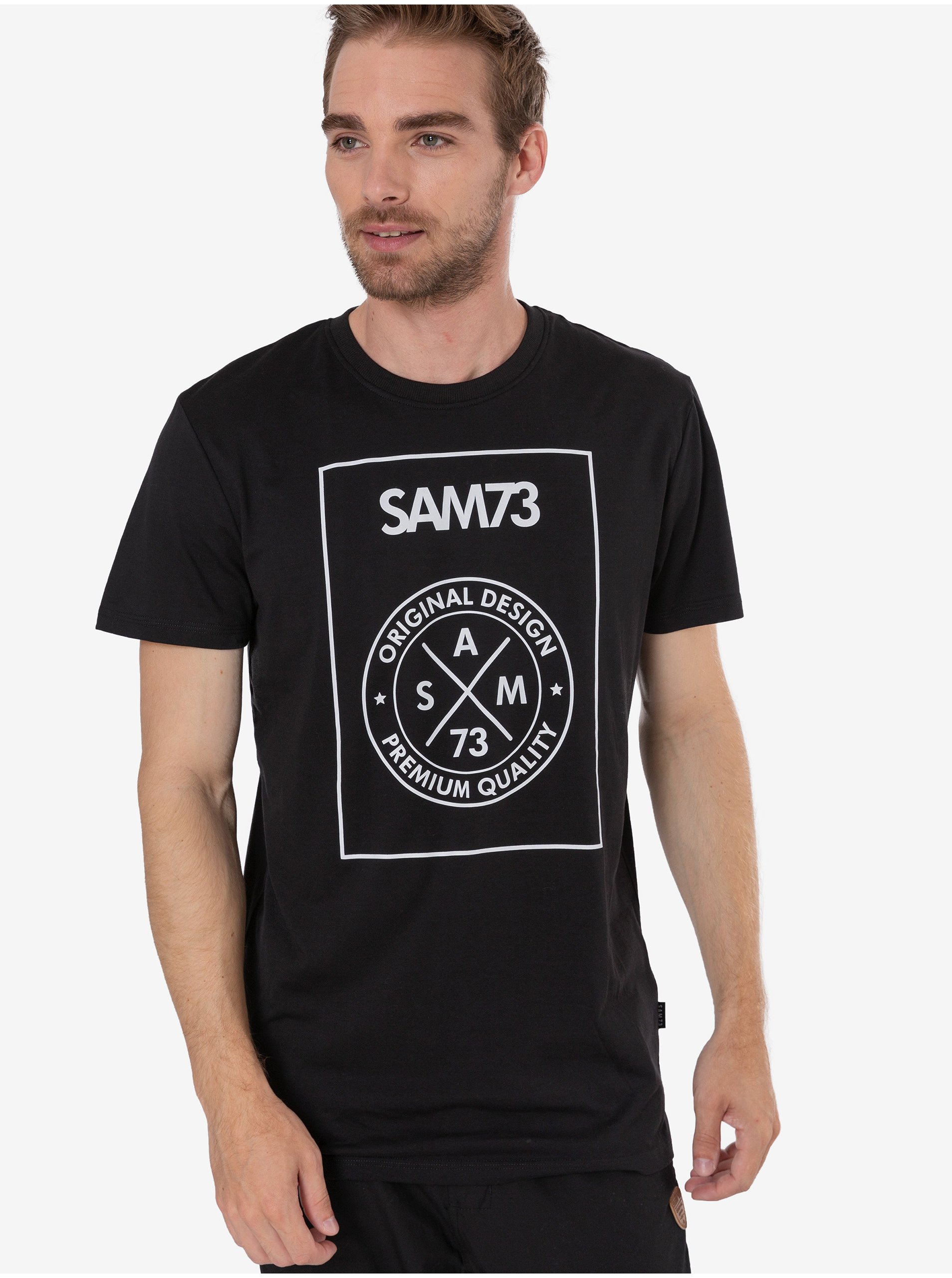 Levně Černé pánské tričko s potiskem SAM 73