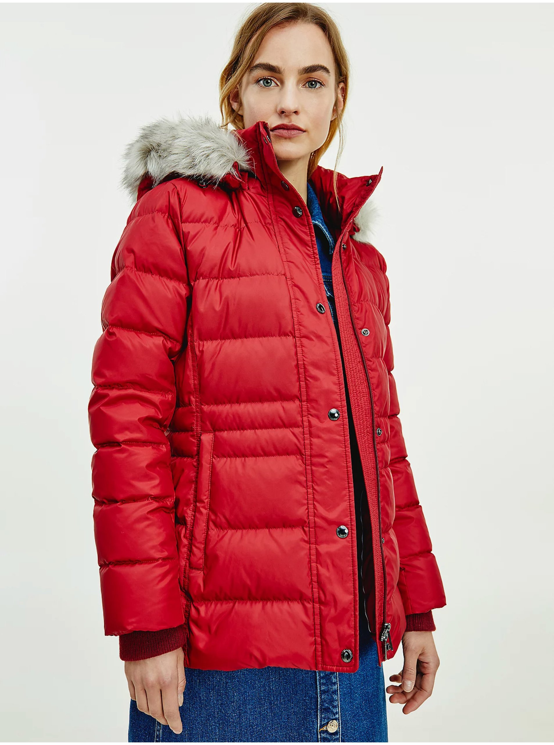 Levně Červená dámská péřová zimní bunda Tommy Hilfiger