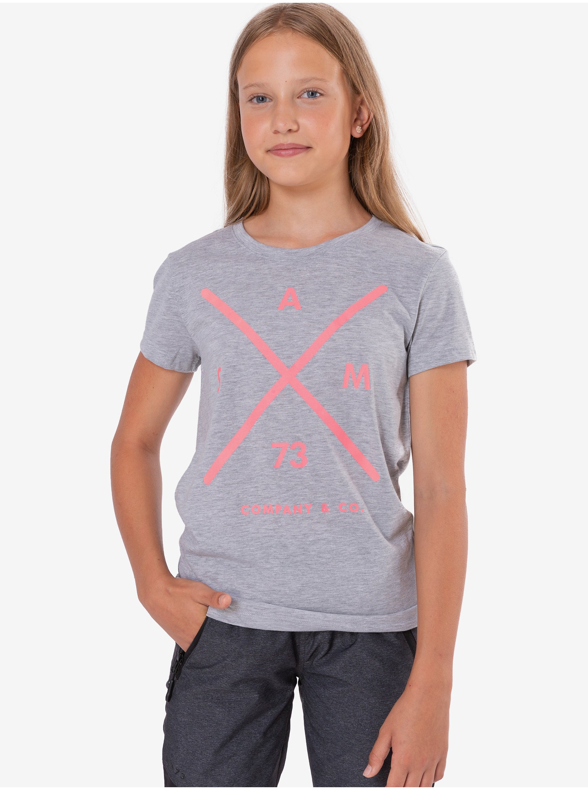 Levně Světle šedé holčičí tričko s potiskem SAM 73
