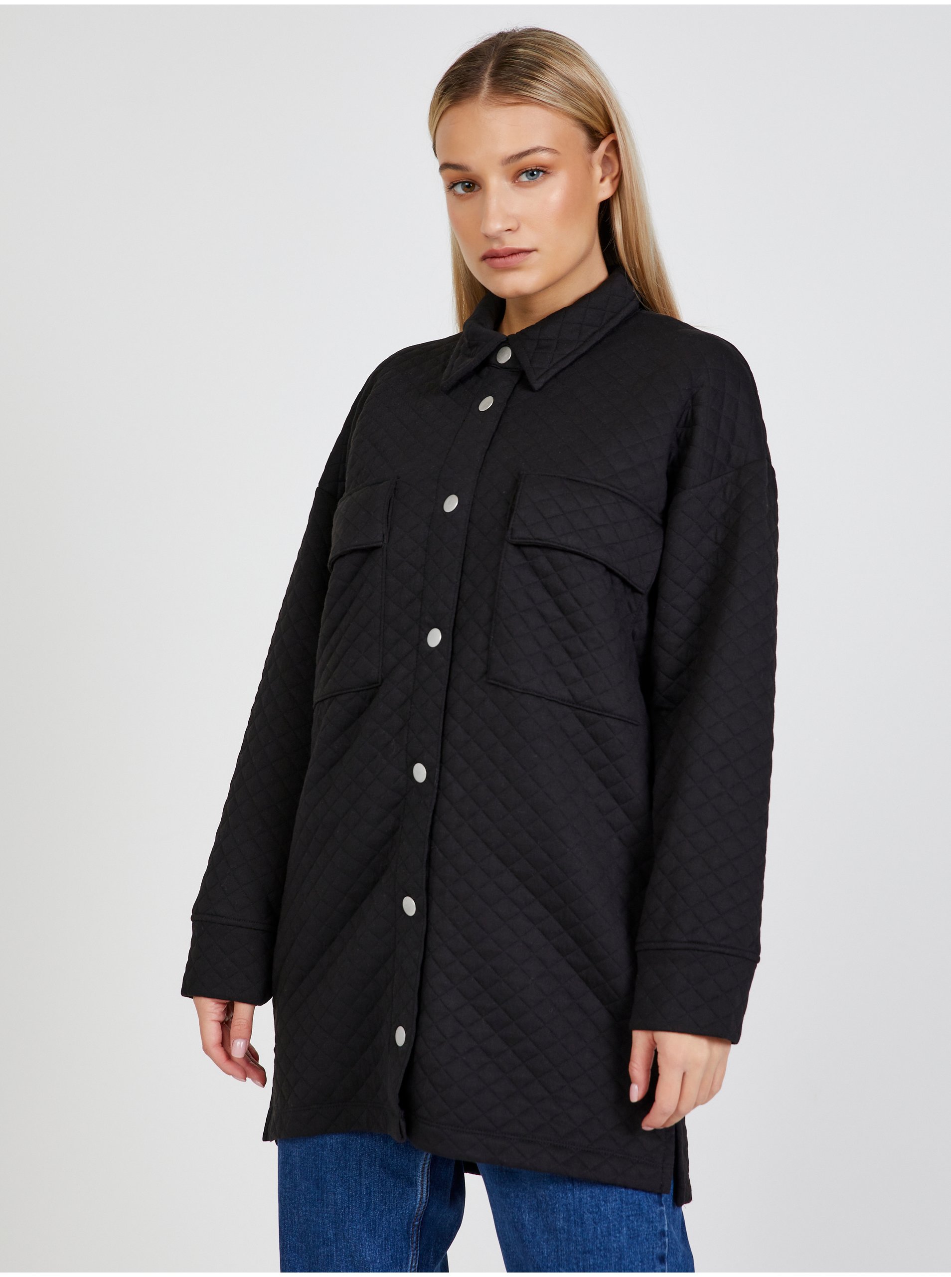 E-shop Černá dámská prošívaná lehká košilová bunda JDY Ruth