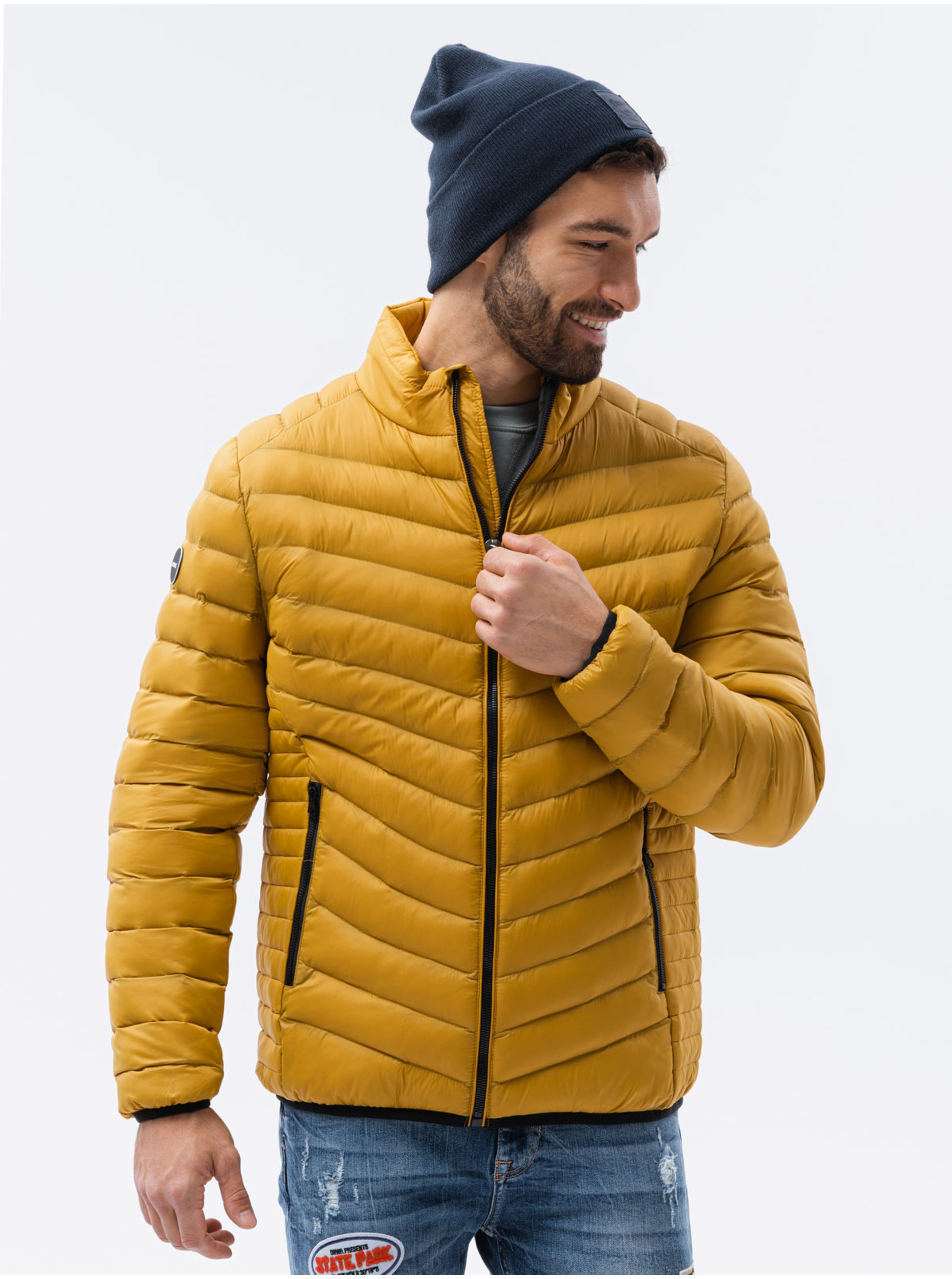 E-shop Hořčicová pánská prošívaná lehká bunda Ombre Clothing
