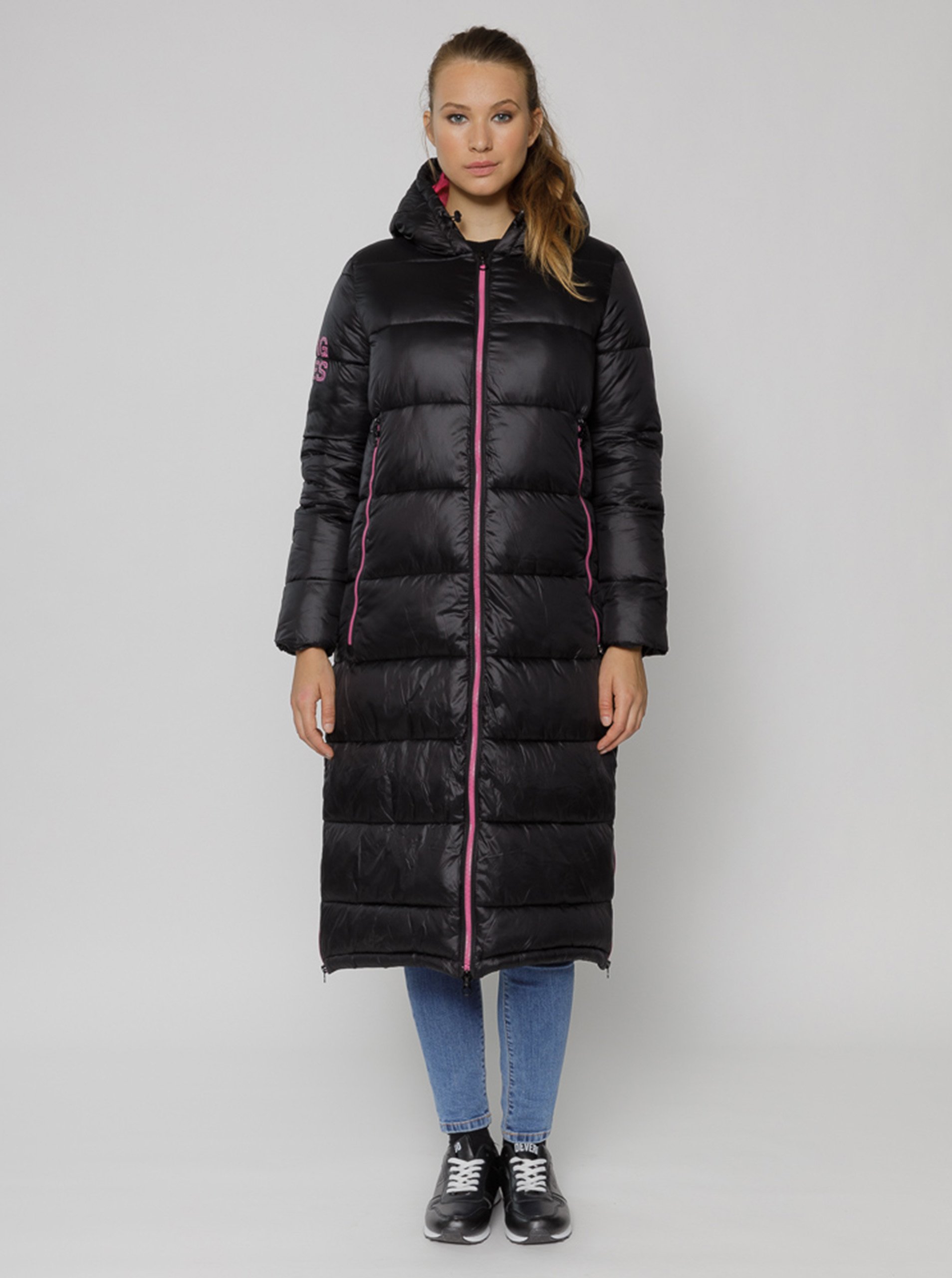 E-shop Černý dámský prošívaný zimní kabát Devergo
