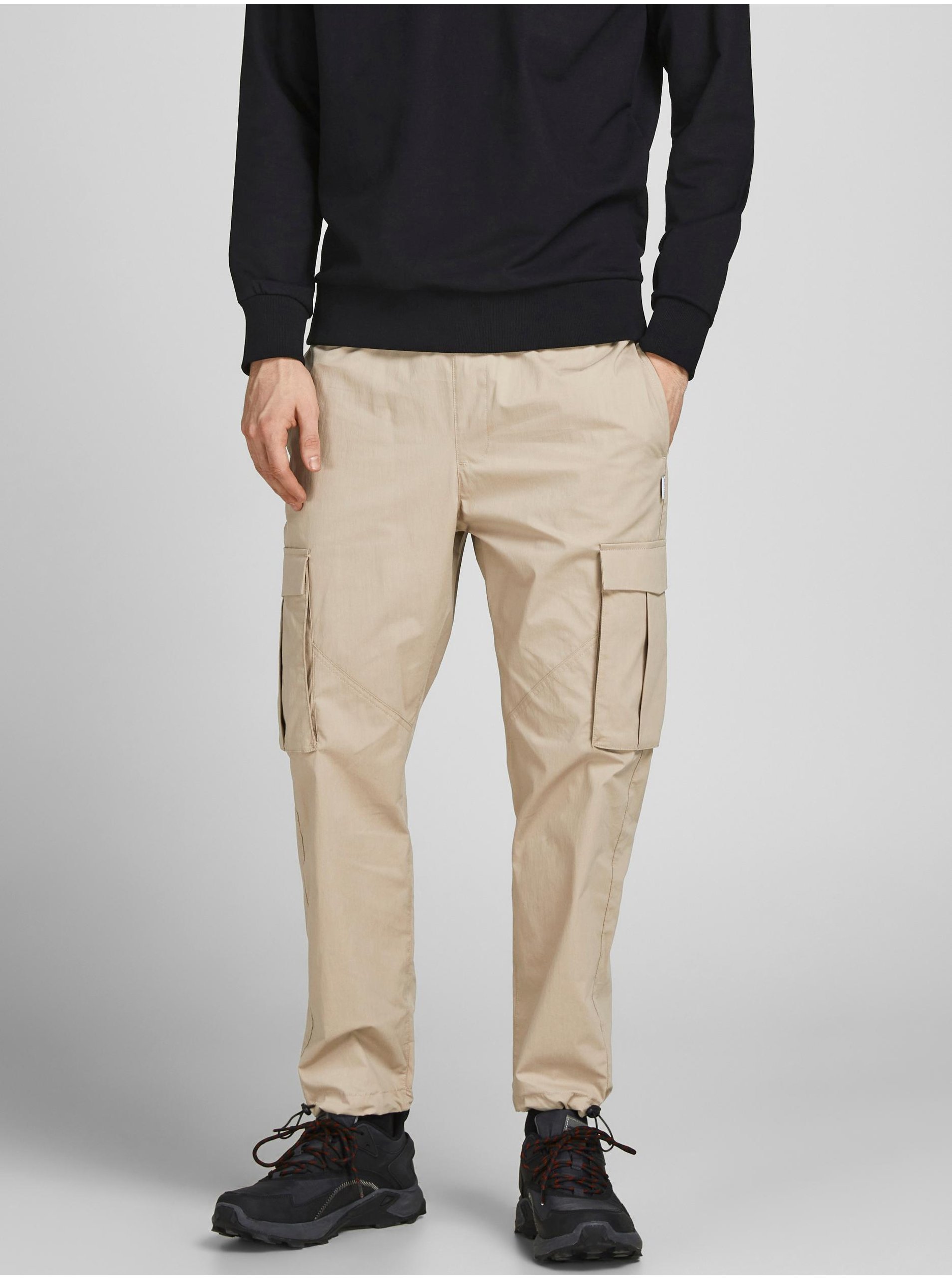 Levně Béžové kalhoty s kapsami Jack & Jones Gordon