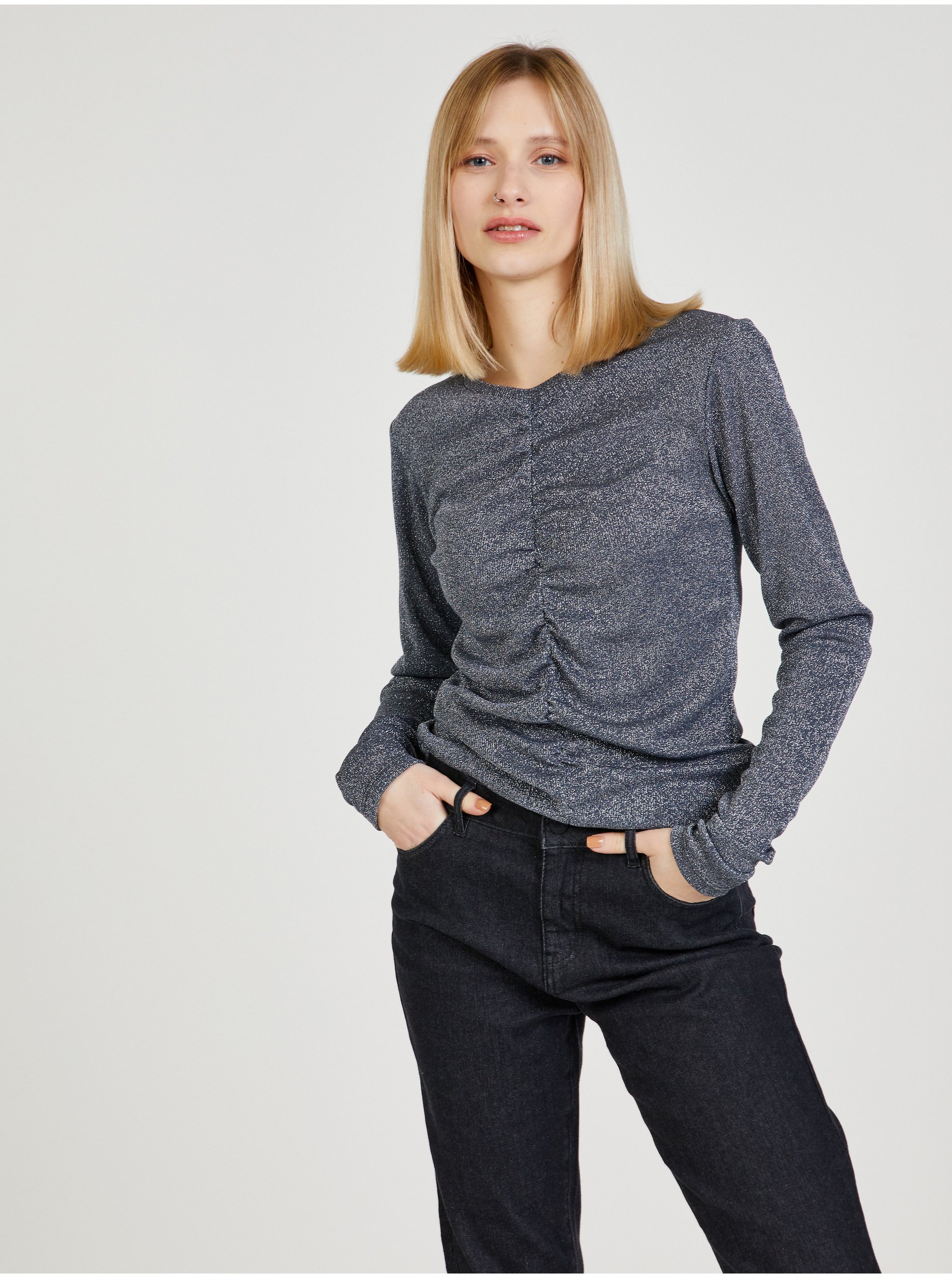 E-shop Tmavě šedé dámské tričko s ozdobným detailem Pepe Jeans Dacia
