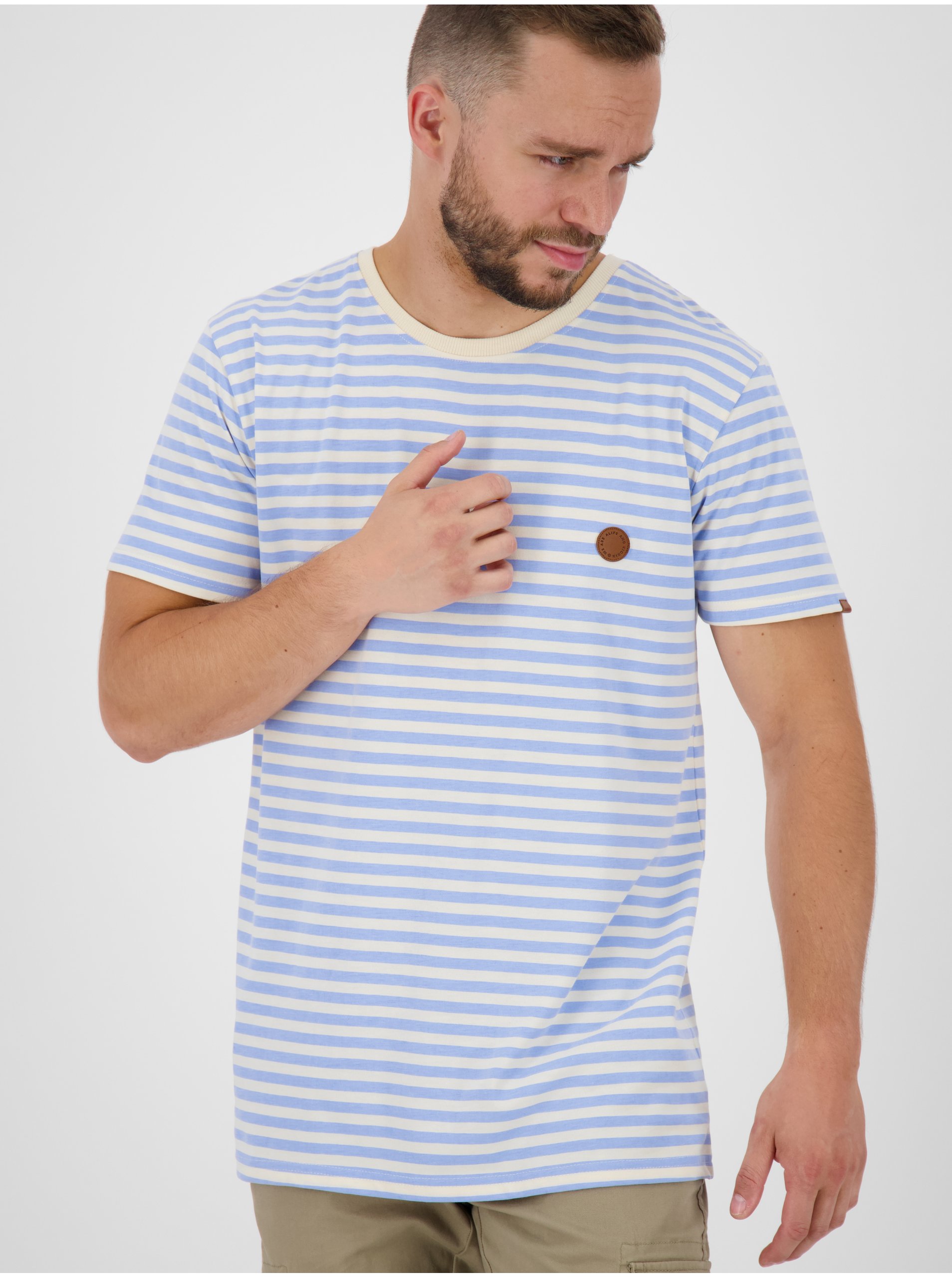 Levně Bílo-modré pánské pruhované tričko Alife and Kickin