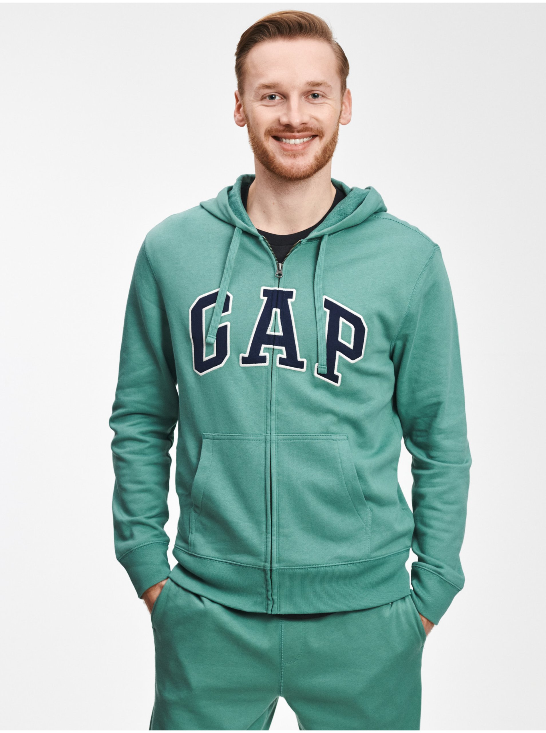 E-shop Zelená pánská mikina GAP s kapucí