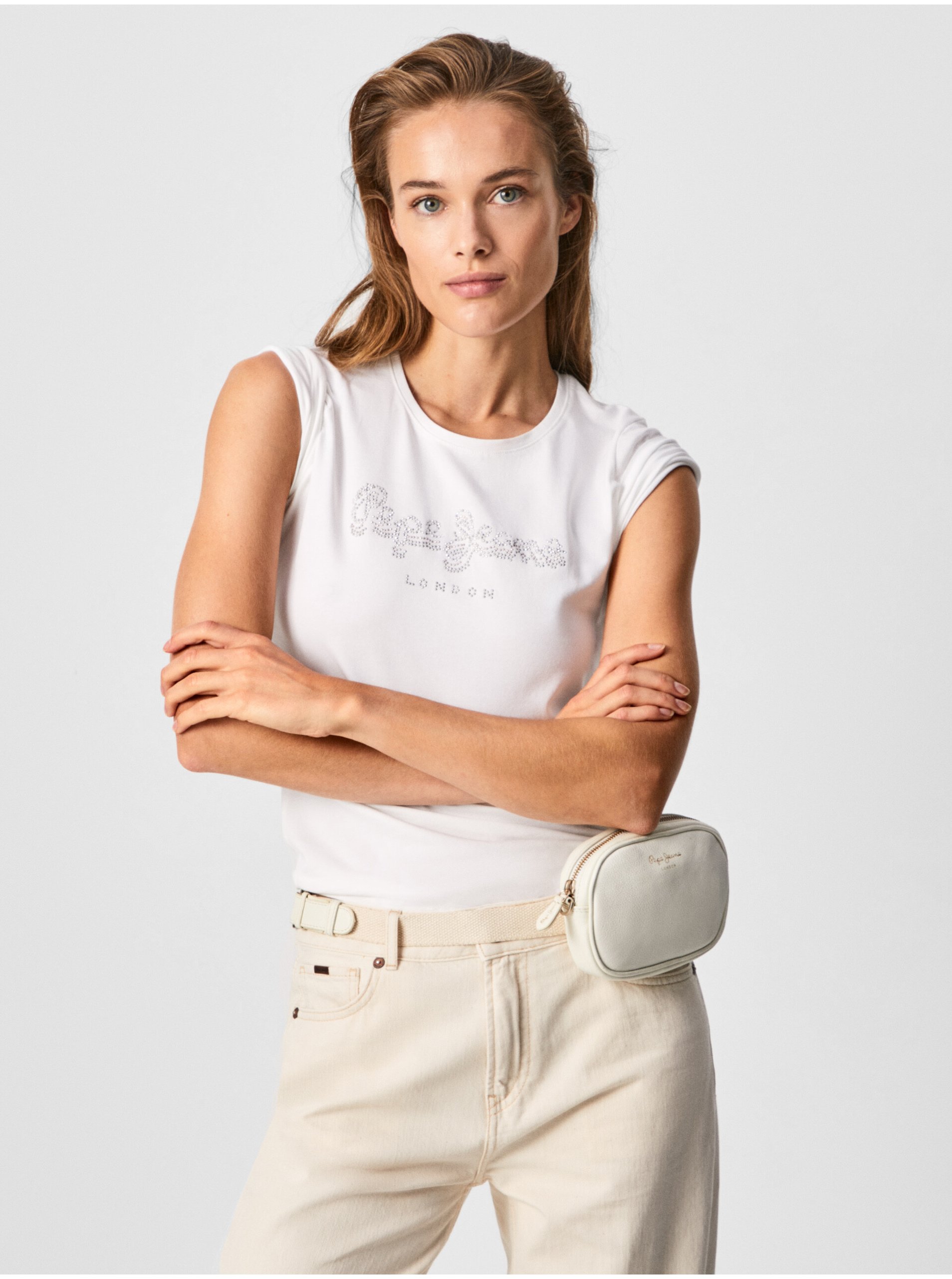 Levně Bílé dámské tričko s ozdobnými kamínky Pepe Jeans Beatrice