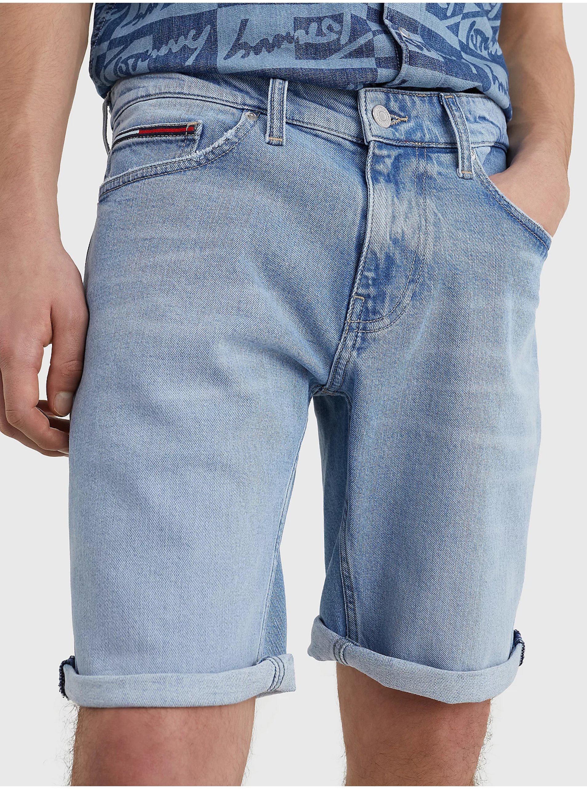 Lacno Svetlomodré pánske rifľové šortky Tommy Jeans