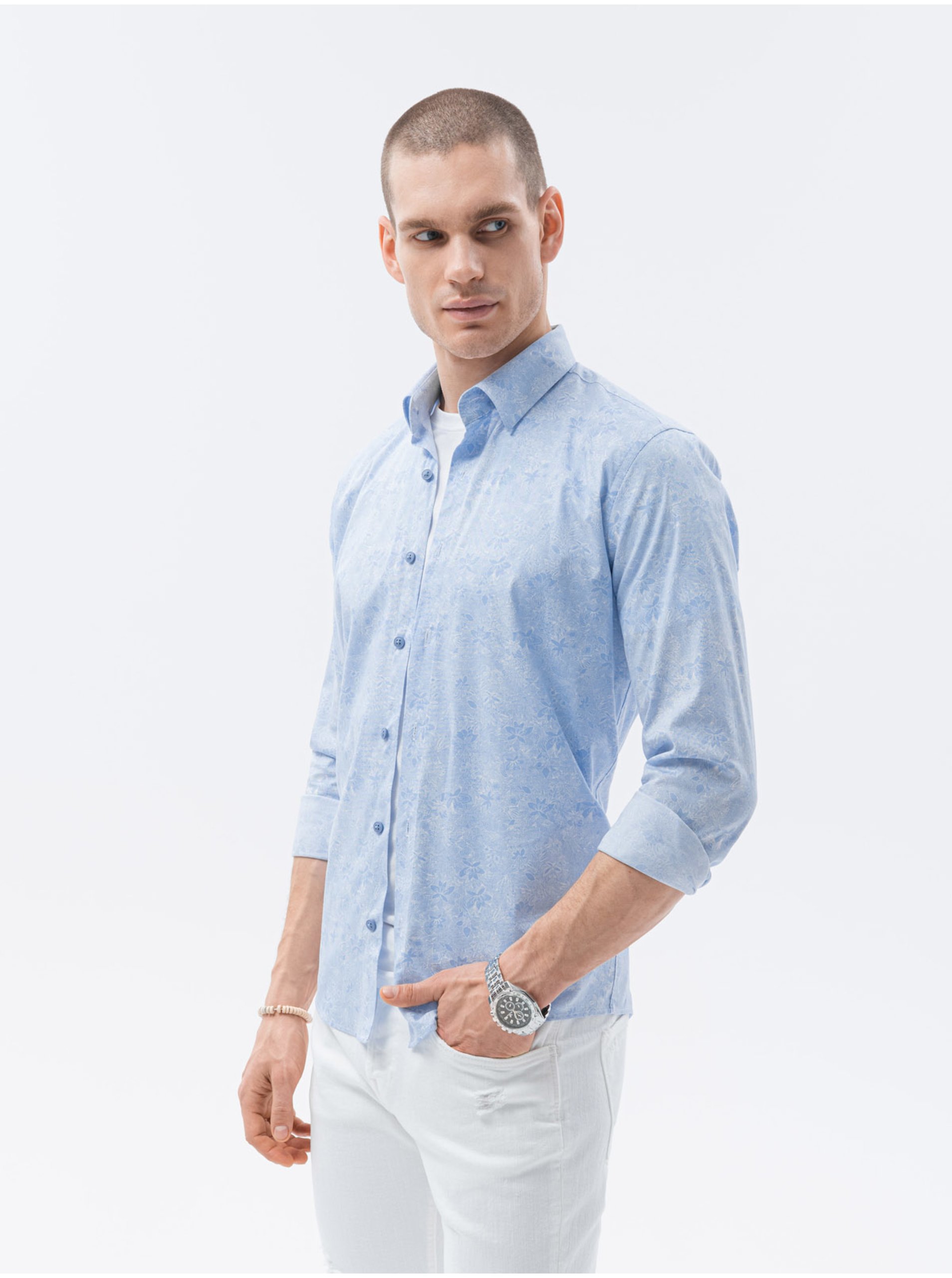 Levně Světle modrá pánská košile Ombre Clothing K609