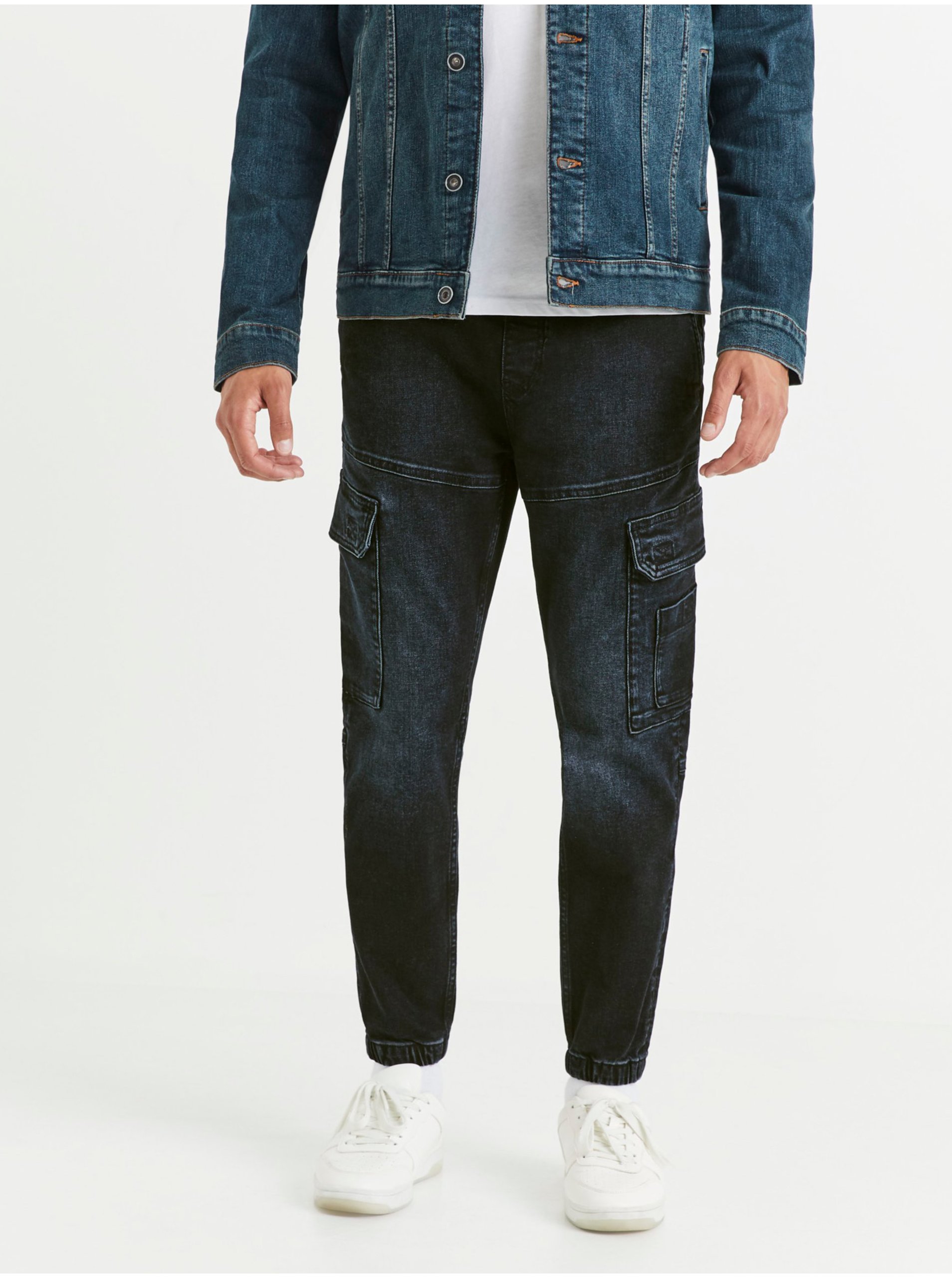 Levně Tmavě modré pánské džínové kalhoty Celio Vojog