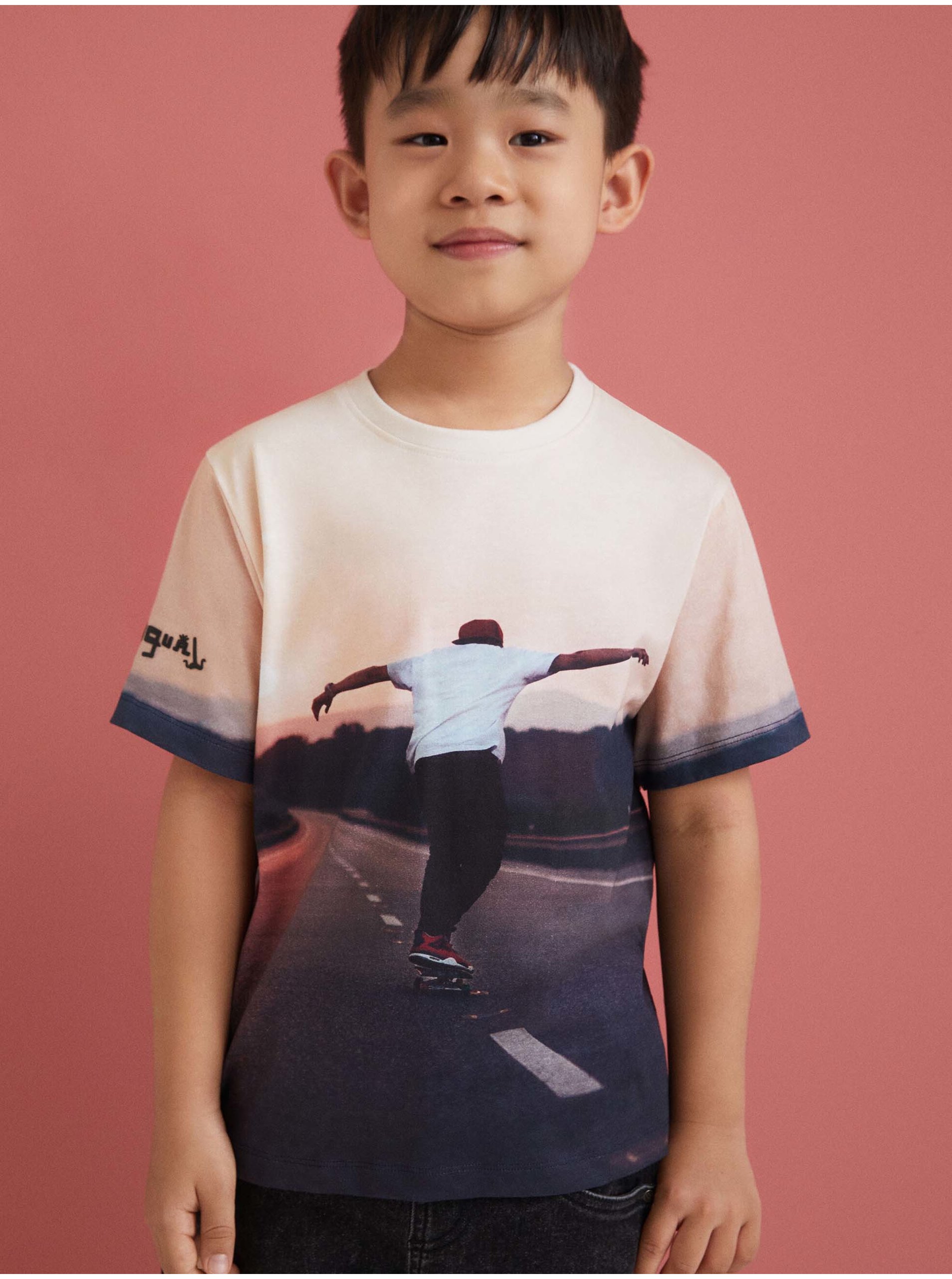 Lacno Svetloružové chlapčenské tričko Desigual Kiwi