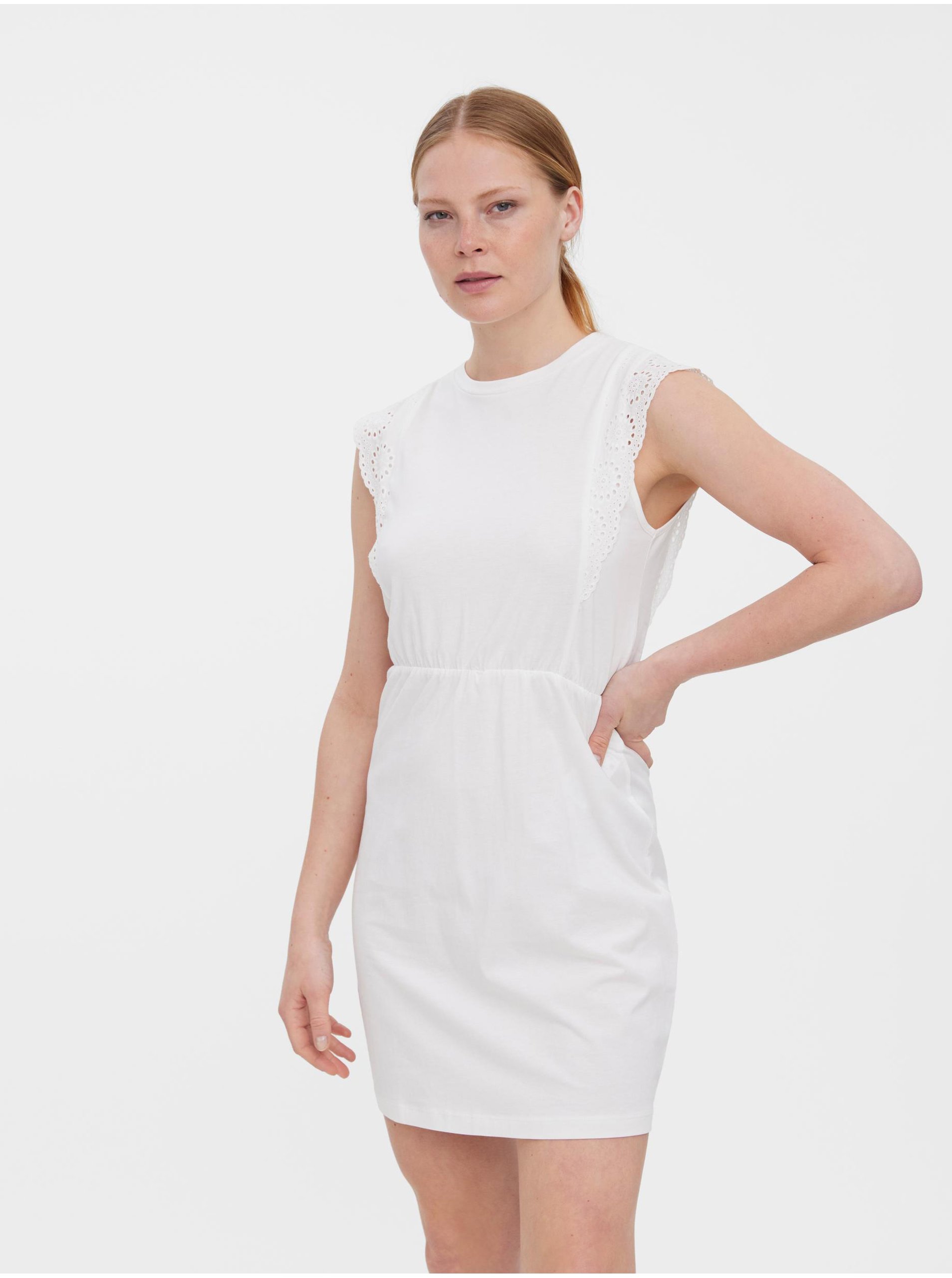 Levně Bílé krátké šaty VERO MODA Hollyn