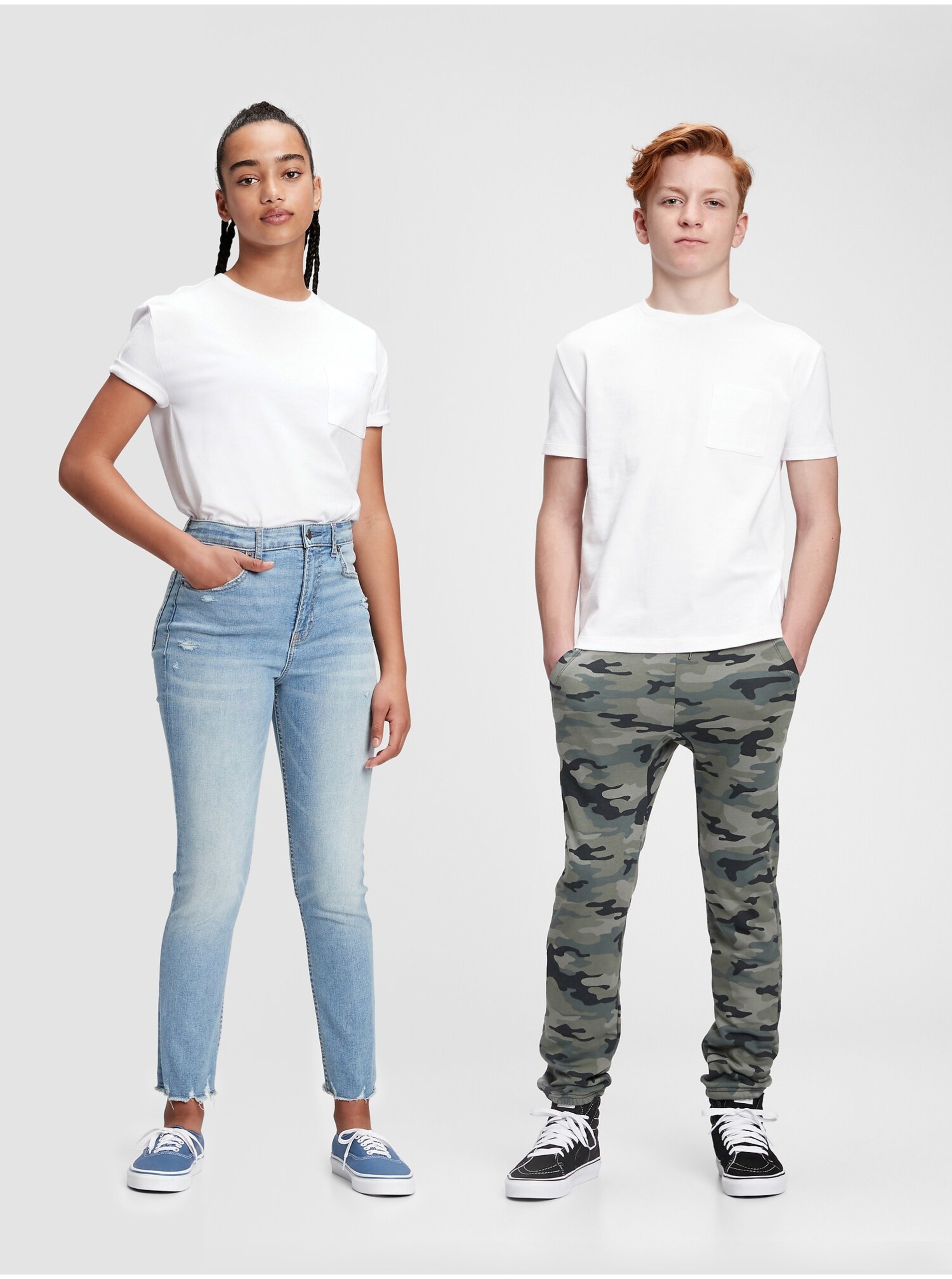 E-shop Biele detské unisex tričko GAP Teen